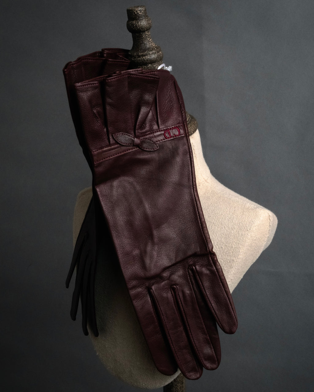 “Christian Dior” 1980’s-90’s Bow detailed leather gloves
