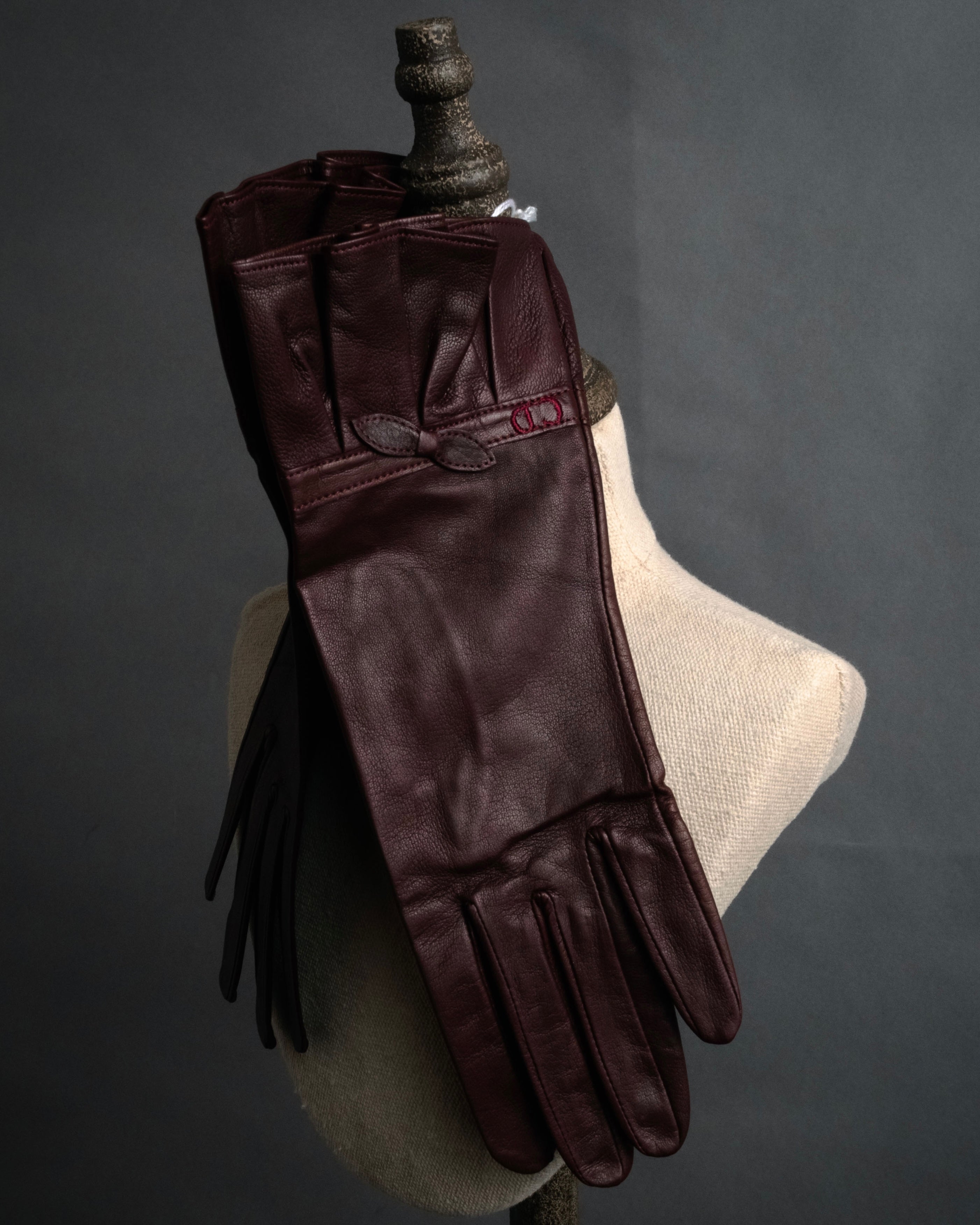“Christian Dior” 1980’s-90’s Bow detailed leather gloves
