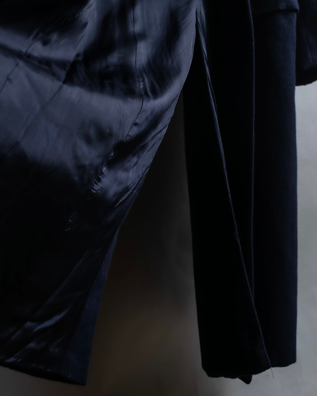 "BALENCIAGA" Peak lapel double-breasted chester coat