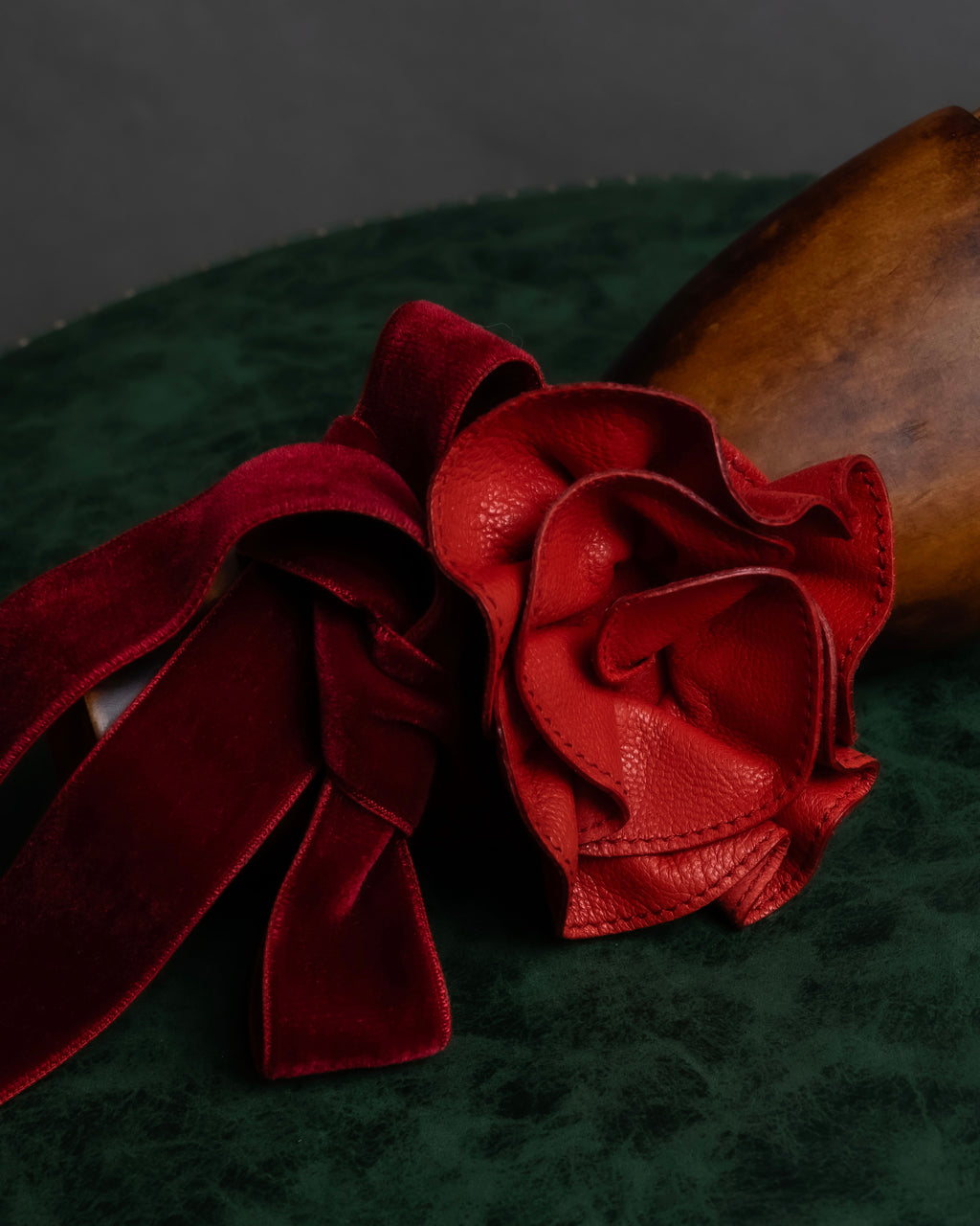 "YVES SAINT LAURENT" Rose motif leather choker＆ribbon accessories