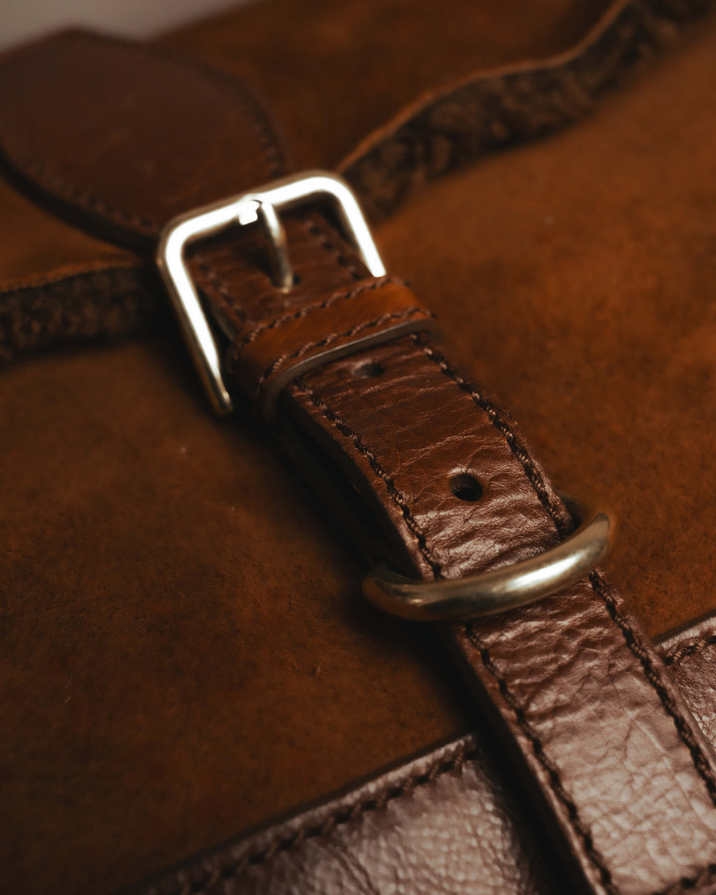 -SPECIAL- "Yves Saint Laurent" 00's Luxurious shearling double buckle messenger bag