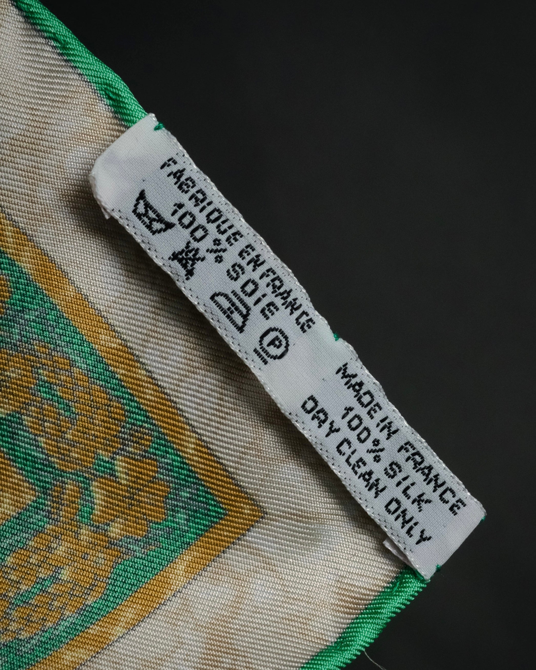 “HERMÈS” 90’s gloria soli carrè silk scarf