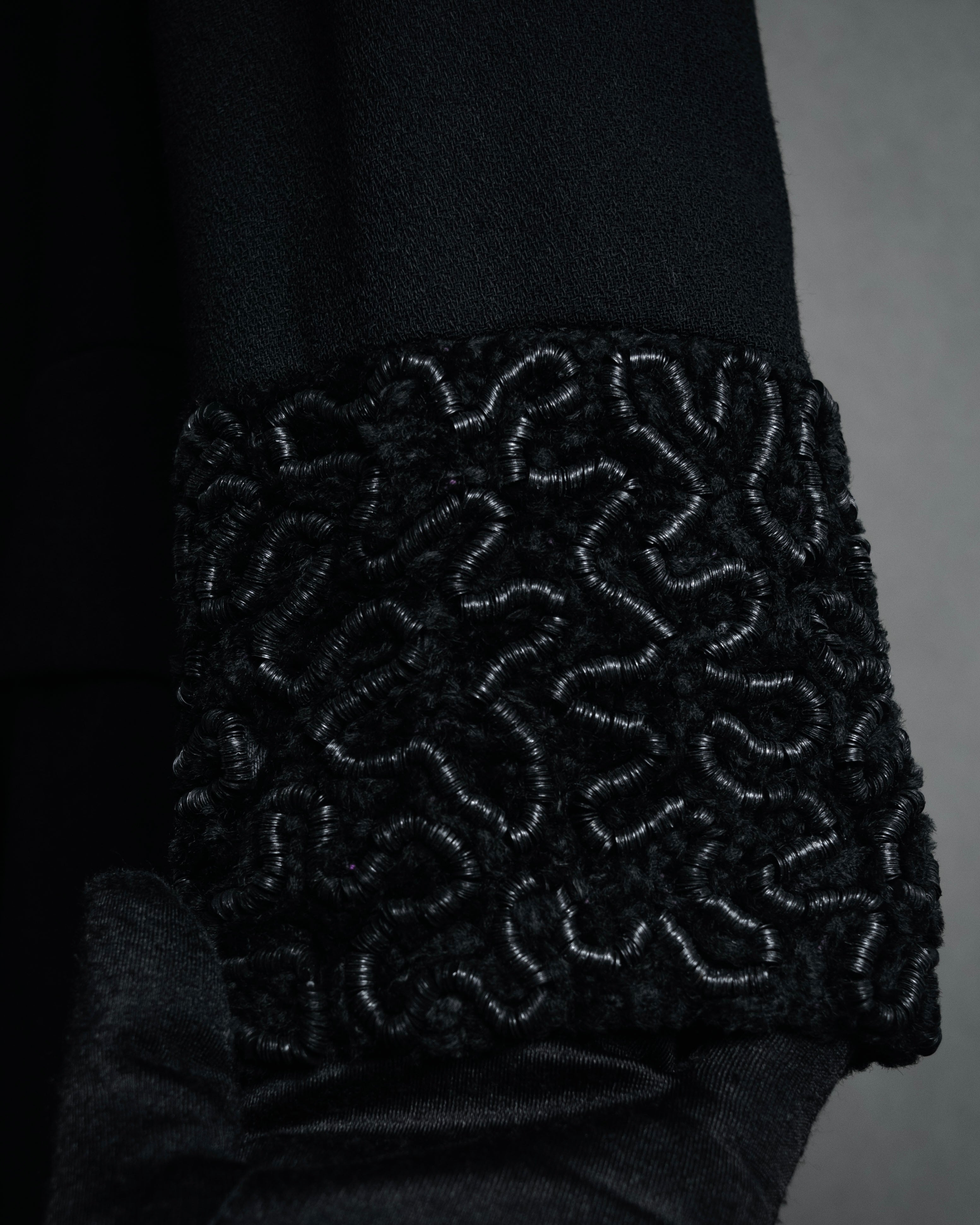 –SPECIAL– “FENDI” 90’s Embroidered collar long tailored jacket