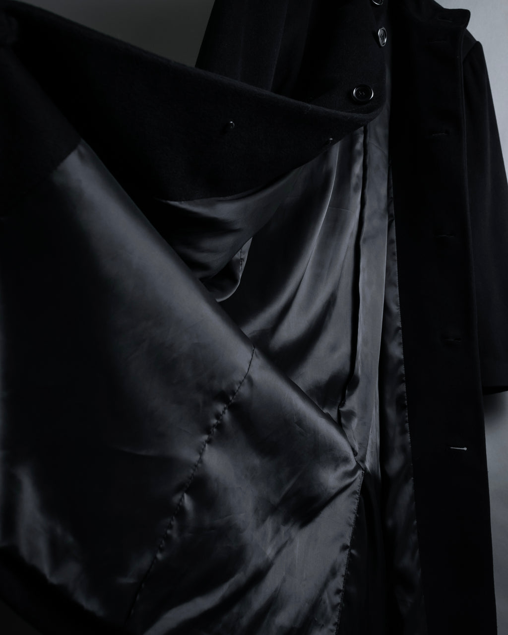 "BARBERINI" Minimalist detail 100% cashmere stand collar coat