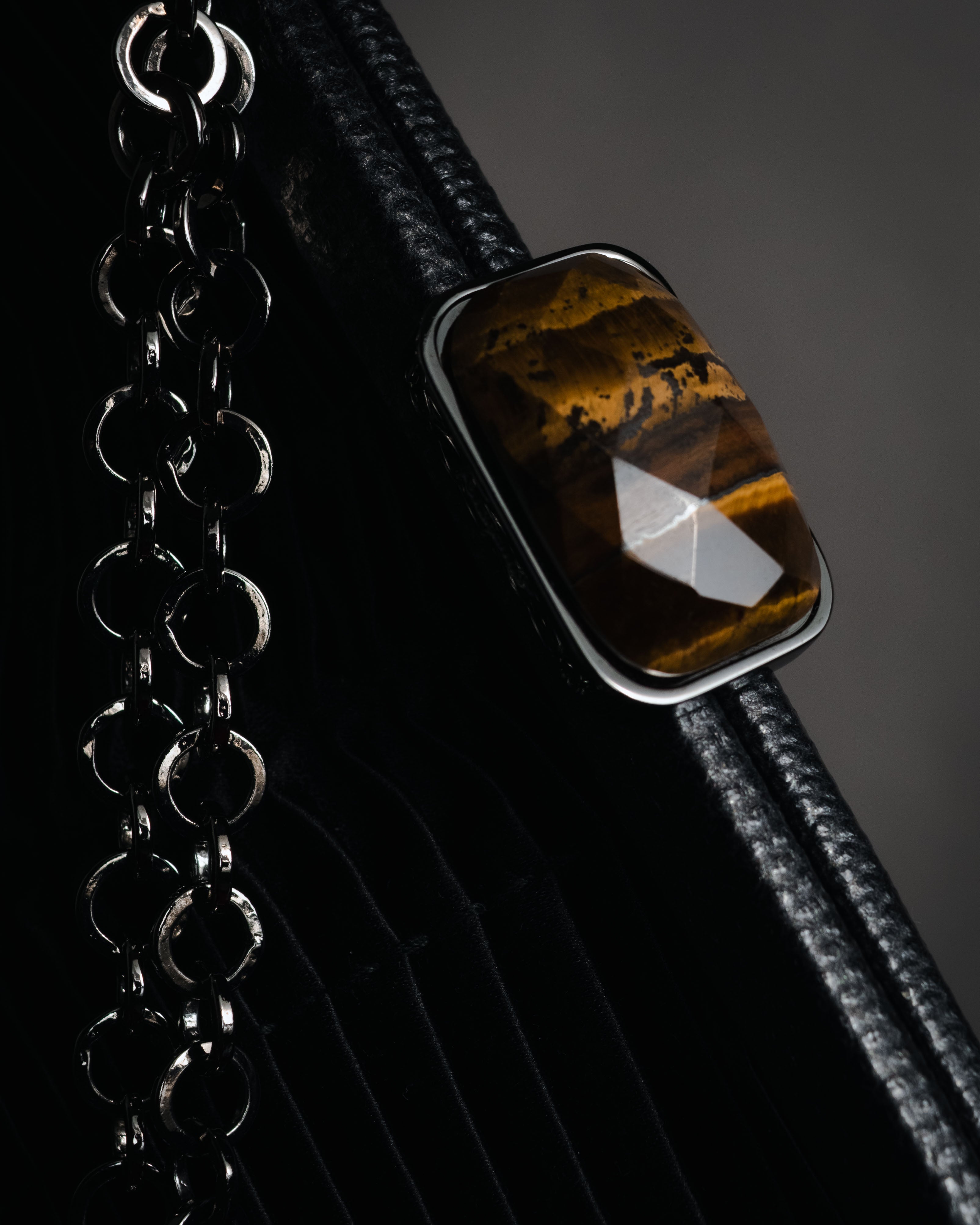 "Salvatore Ferragamo" 00’s-10’s tiger’s eye satin pleated chain bag