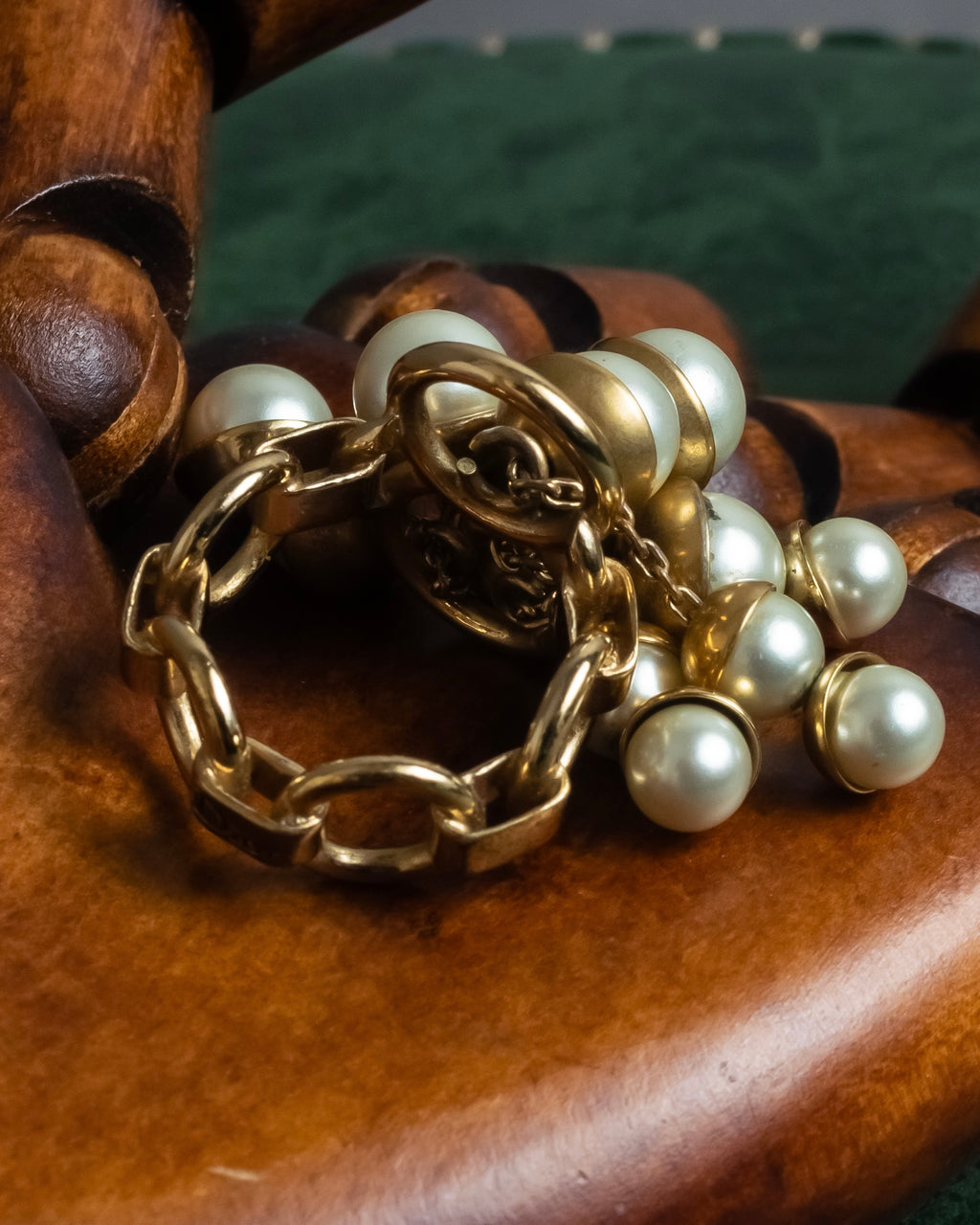 "Christian Dior" Pearl charm top chain link arm ring