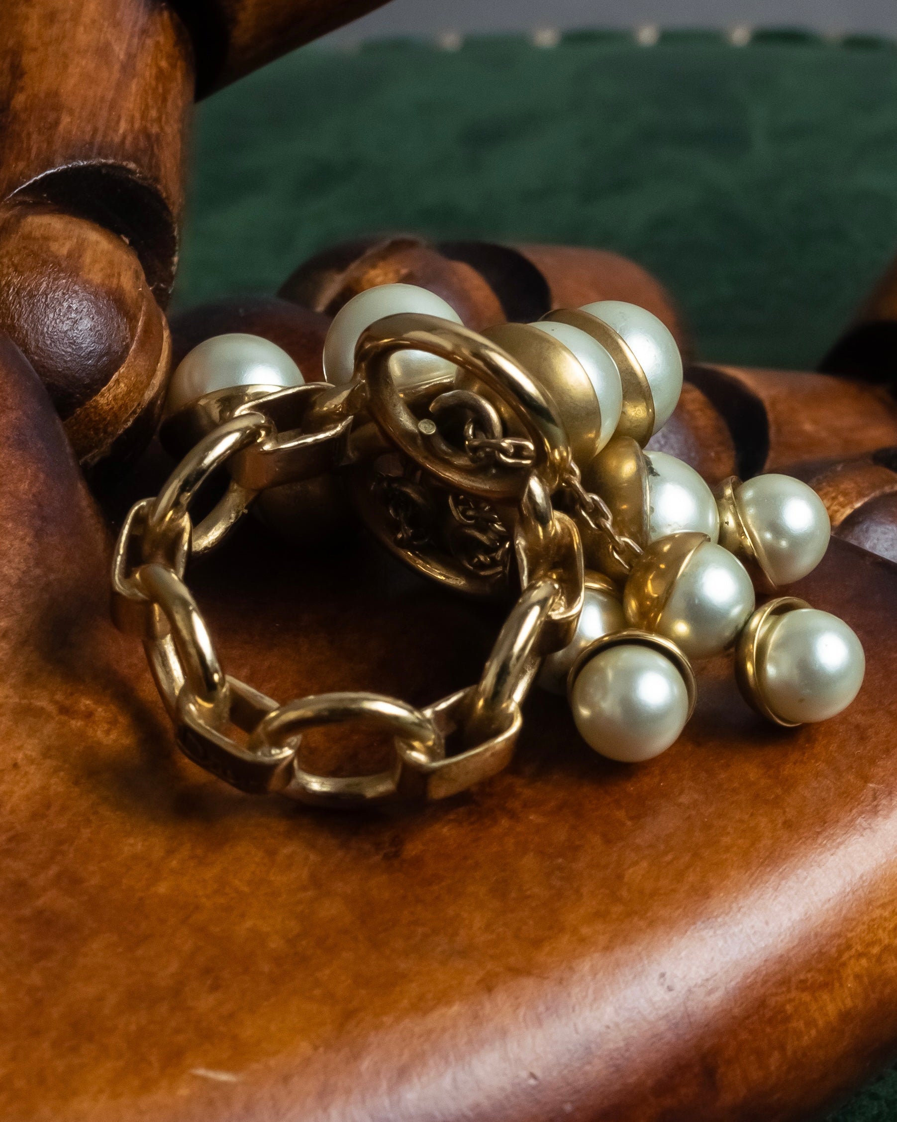 "Christian Dior" Pearl charm top chain link arm ring