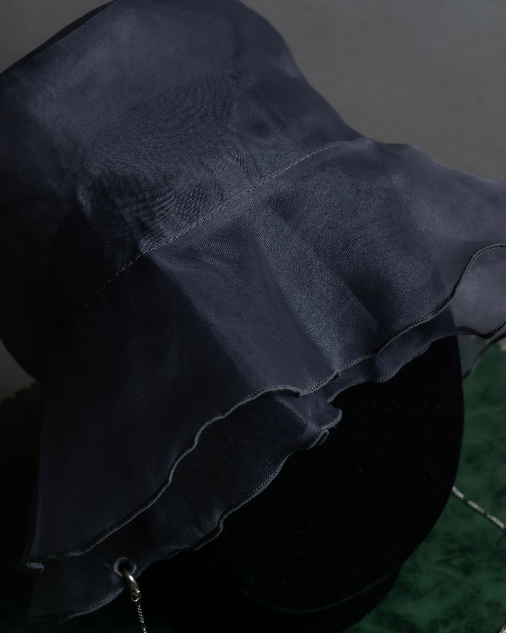 "LIMI feu " Chain docking organza bucket hat