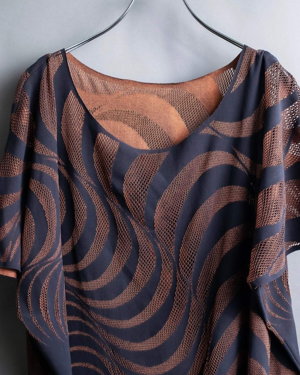 "PLEATS PLEASE ISSEY MIYAKE"
 Marble print dolman sleeve tops
