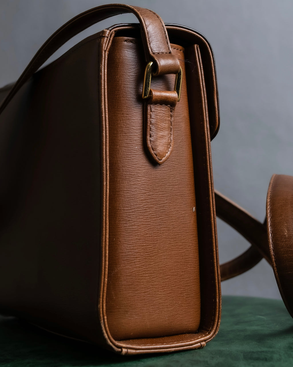 "Valentino Garavani" Leather combination design gold parts shoulder bag