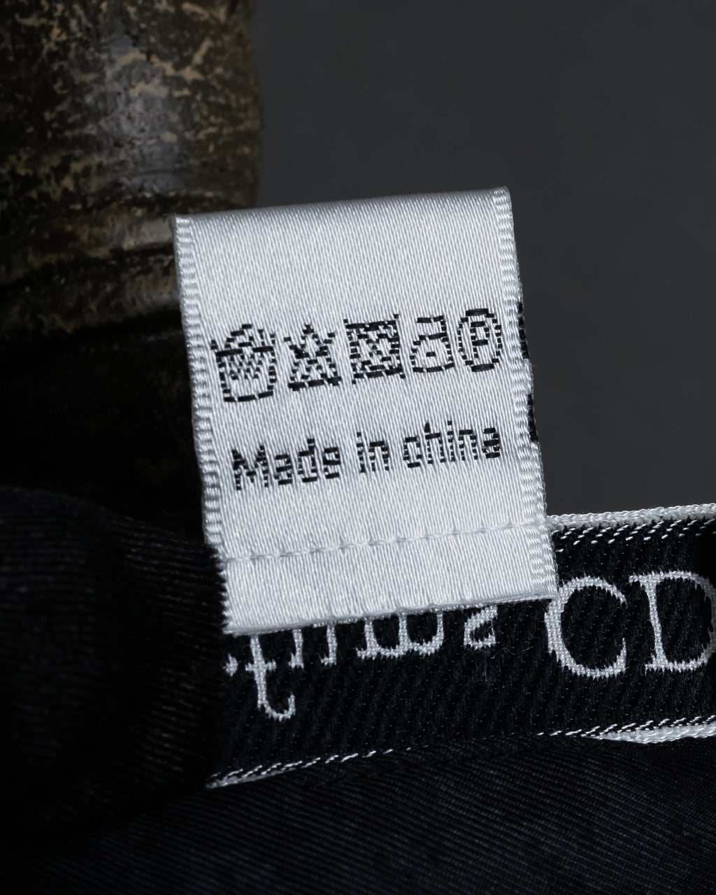 -MOOD Christmas Collection-
"Dior" Classic houndstooth pattern Mitza scarf