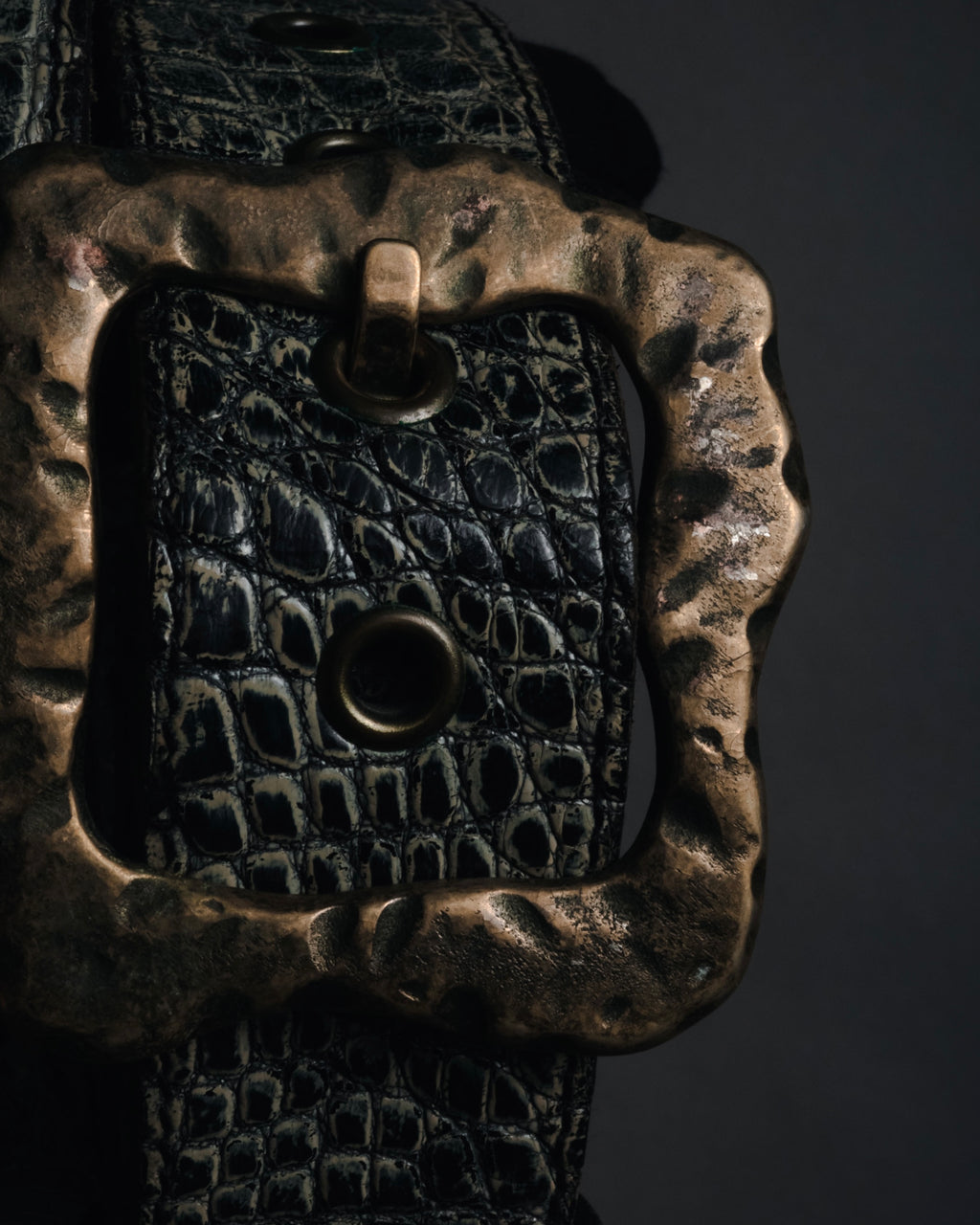 "DOLCE & GABBANA" 2003-08 Distressed croc-embossed hammered buckle belt