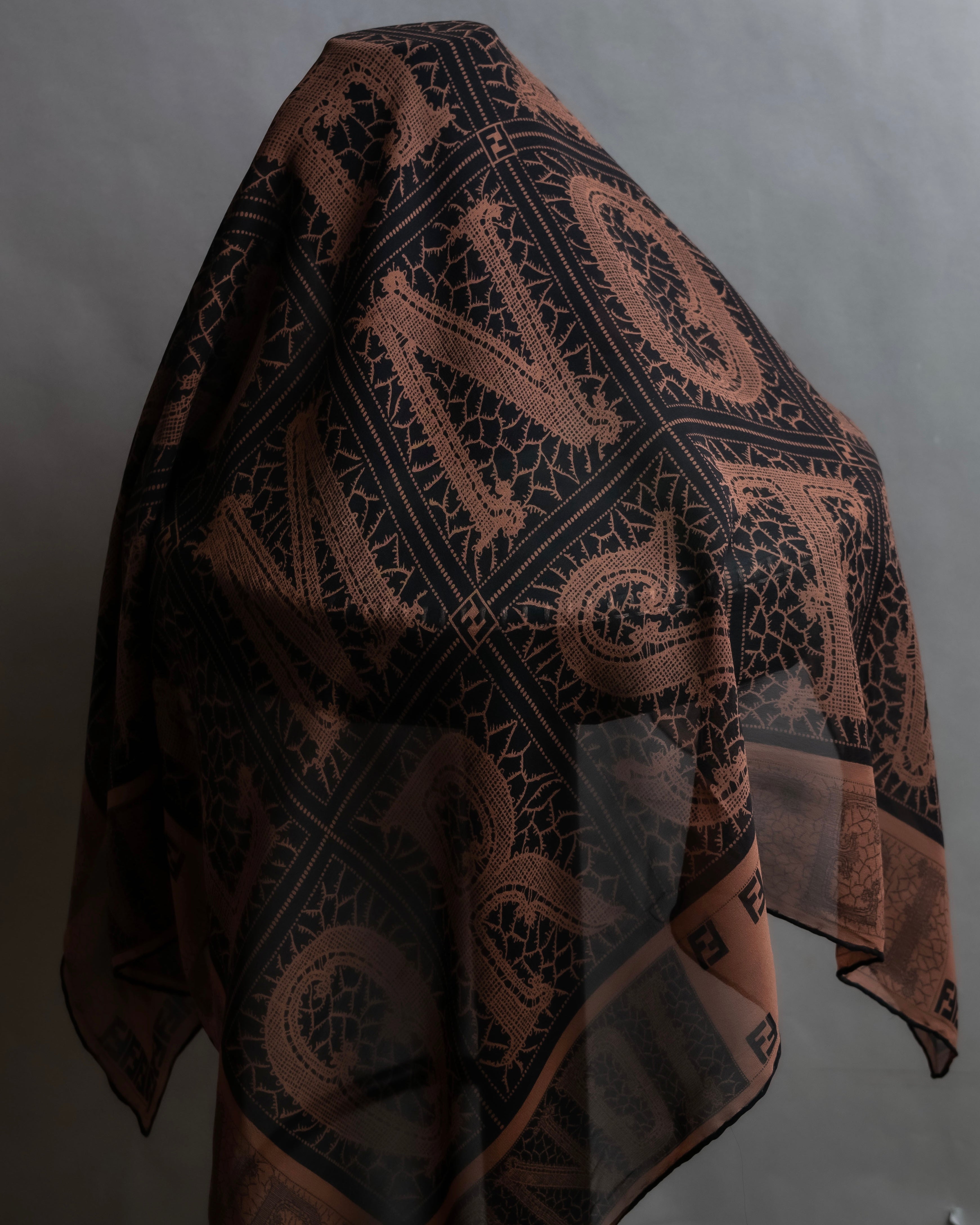 "FENDI" Logo engraved lace motif scarf