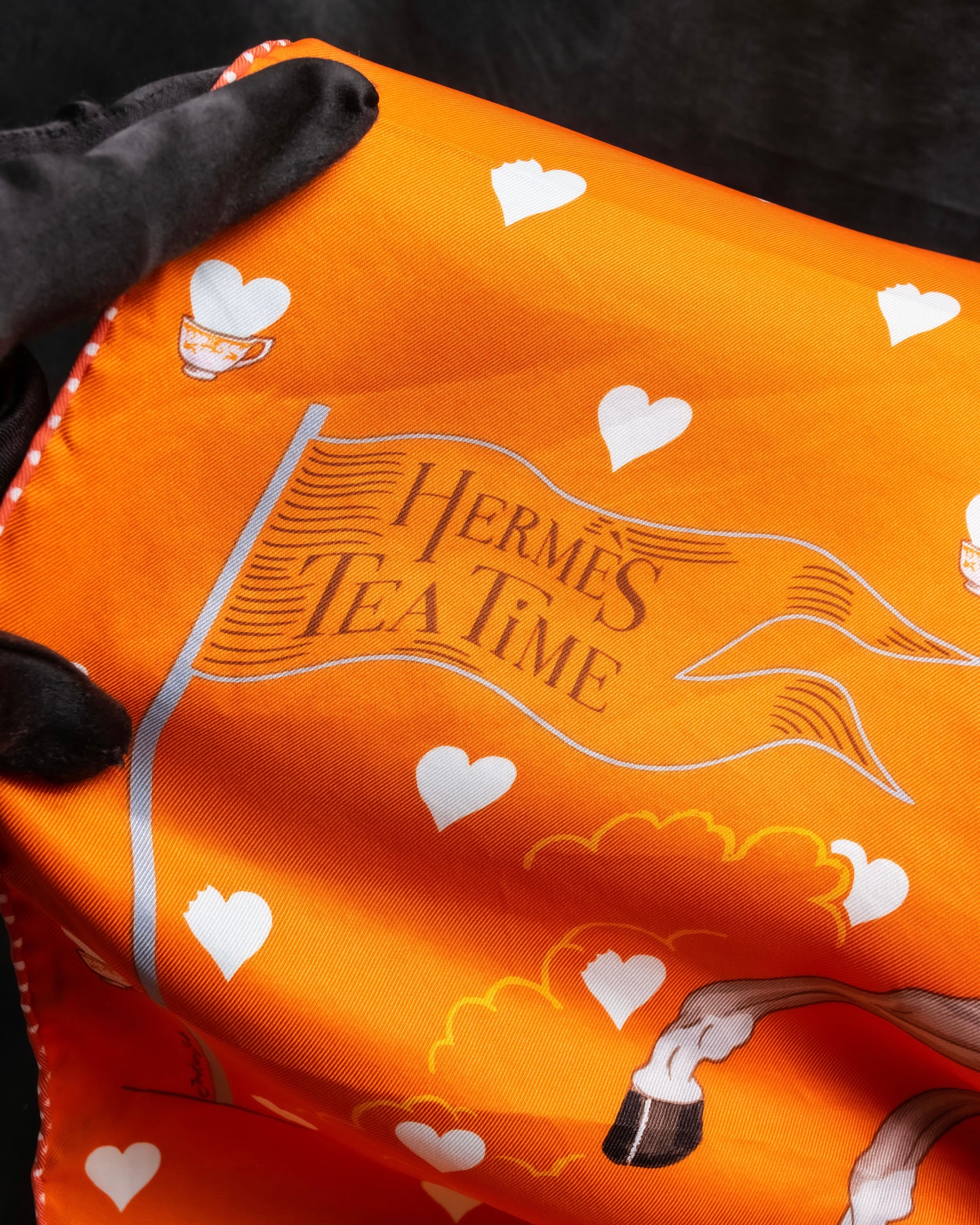 "HERMES" Romantic pattern tea time carre 65 scarf