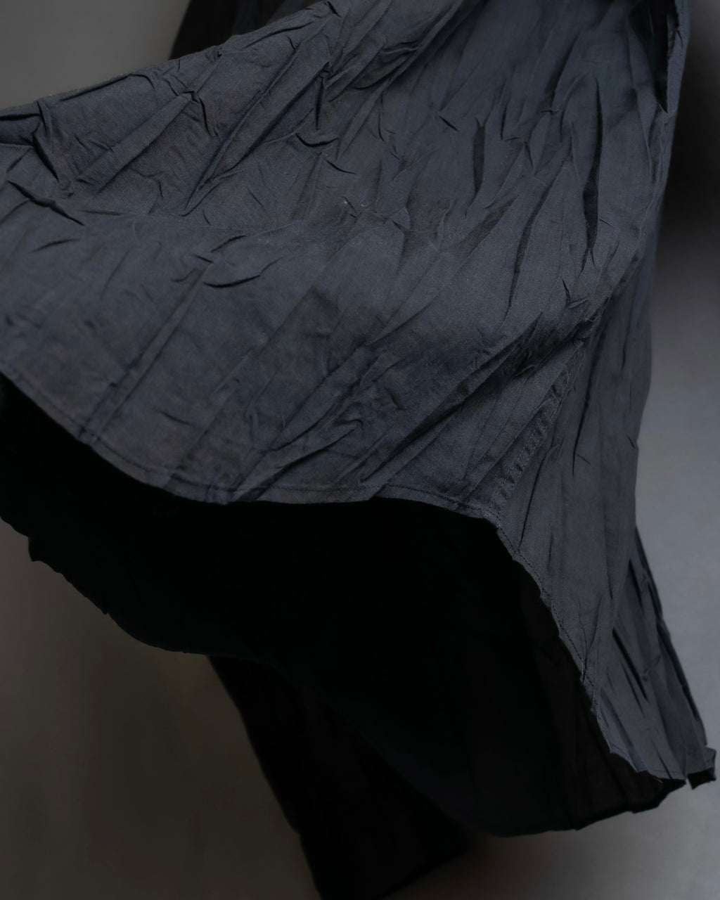 "PLEATS PLEASE ISSEY MIYAKE"
 Irregularly washed shirt jacket