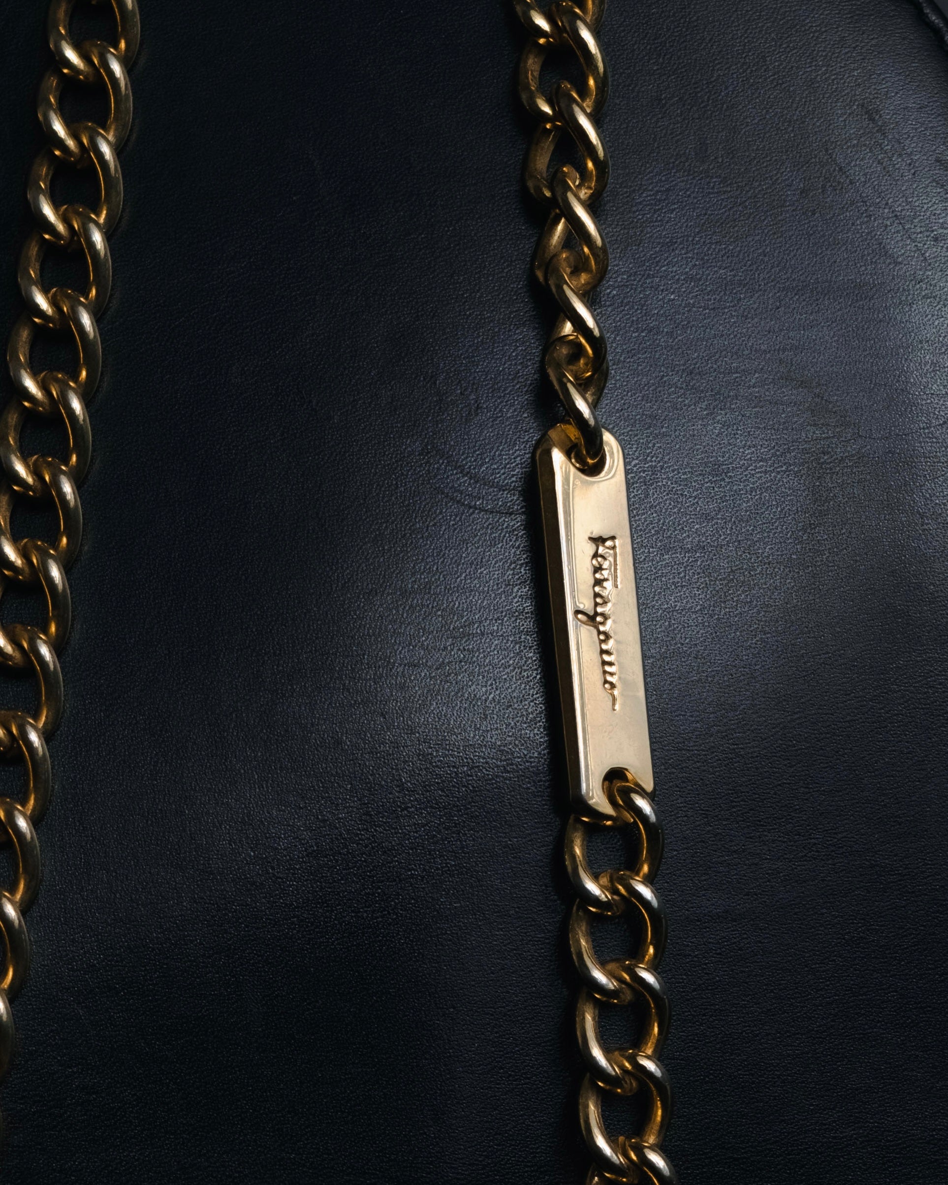 "Salvatore Ferragamo" 90’s Iconic gancini chain shoulder bag