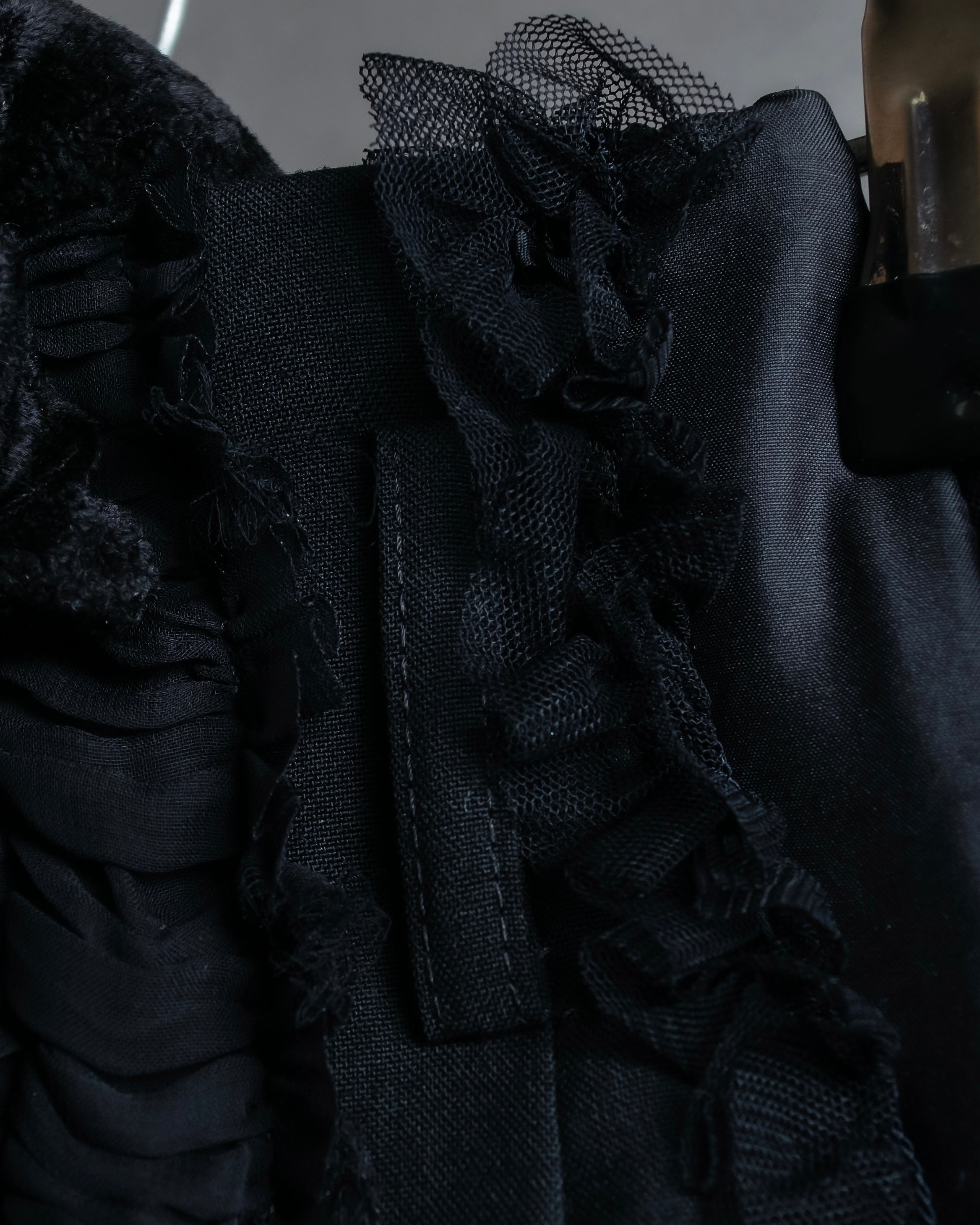 "COMME des GARCONS" Ruffle & tulle asymmetrical docking sarouel slacks