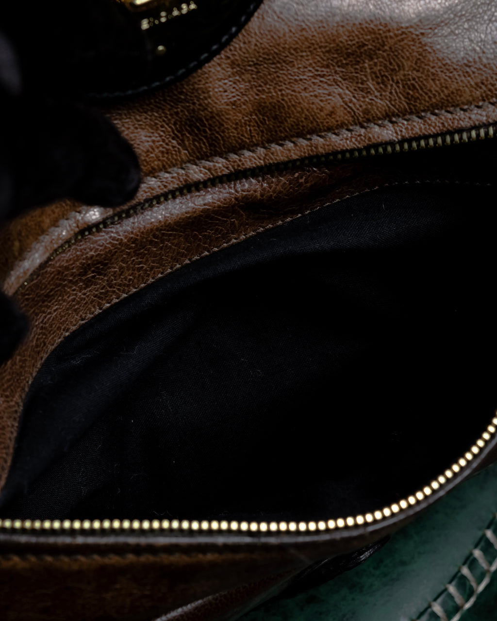 "BALENCIAGA" Gold turn lock design leather combination bag