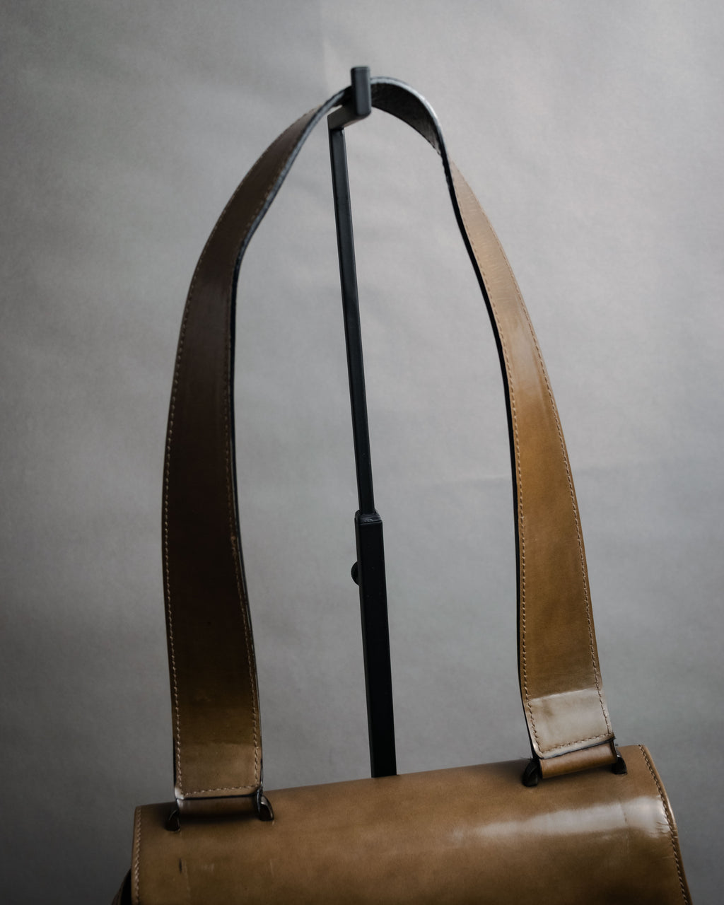 “Salvatore Ferragamo” 90’s-00’s glossy gancini shoulder bag