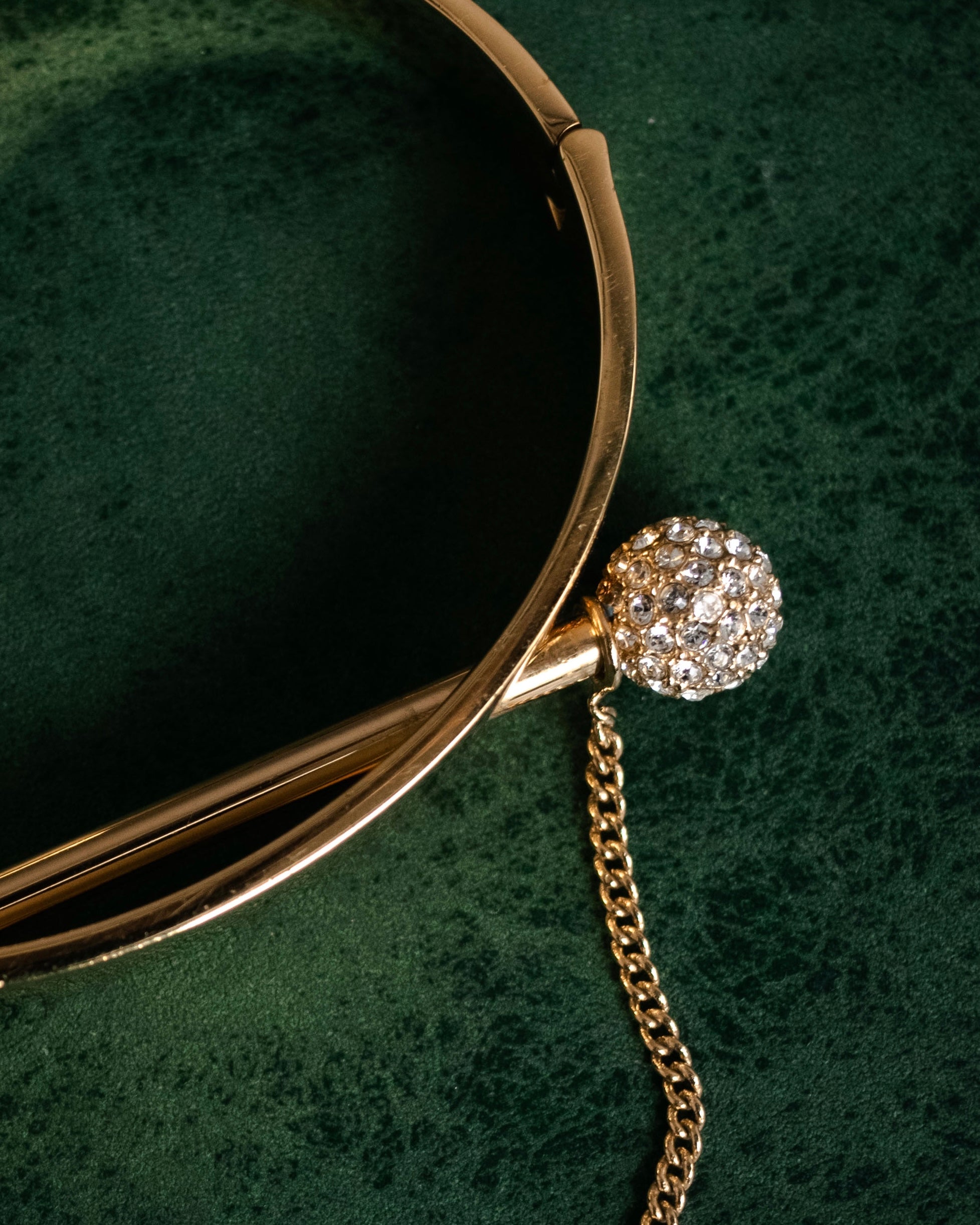 “Chloe” 2010’s crystal sphere chain bangle