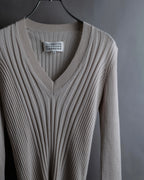 "MAISON MARGIELA" 18AW Ribbed shaped V-neck knit