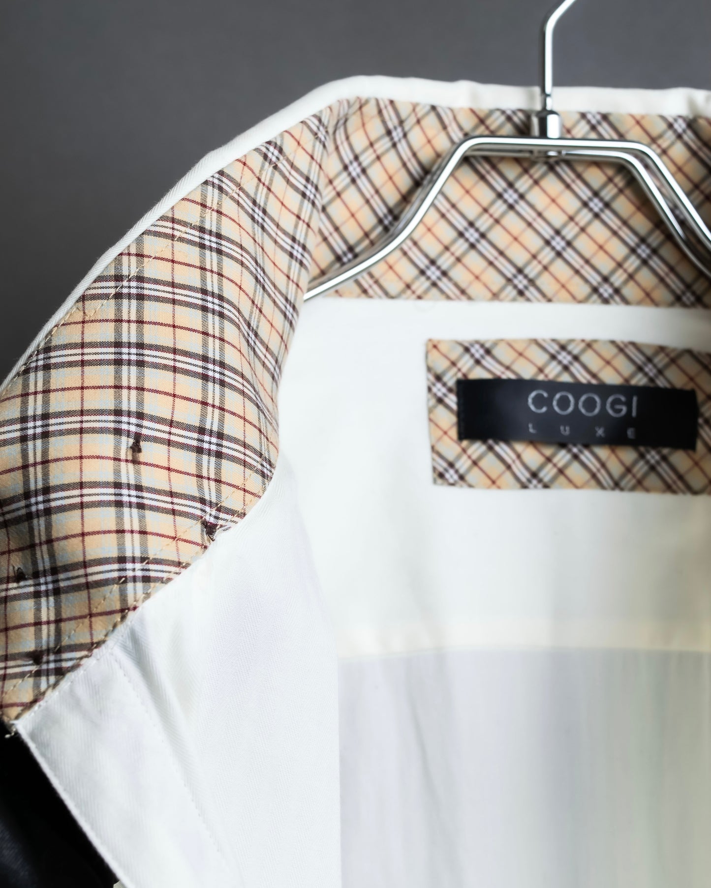 "COOGI" Double collar distinctive buttons relaxed shirt