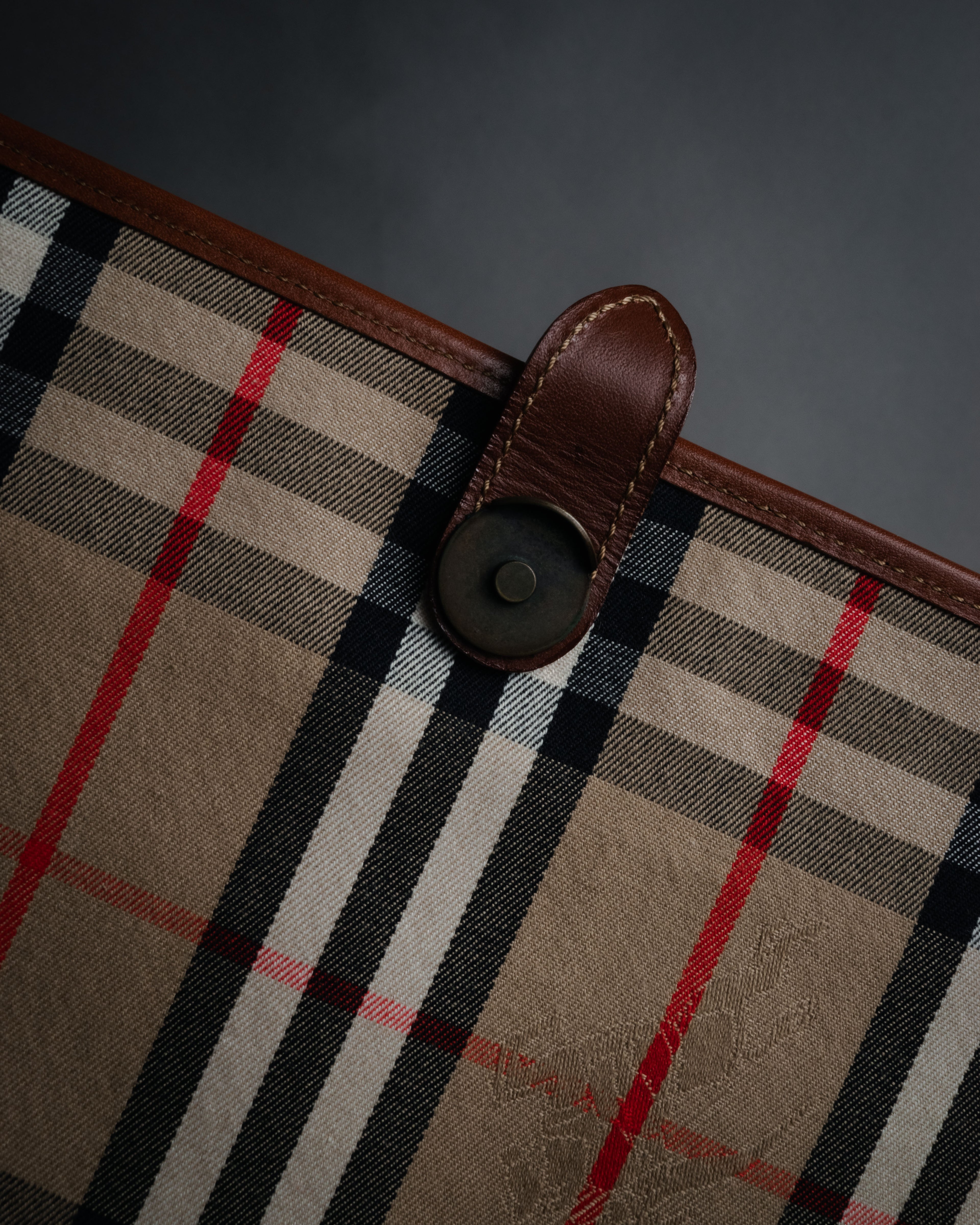 “Burberrys” 80’s-90’s Heritage leather bag
