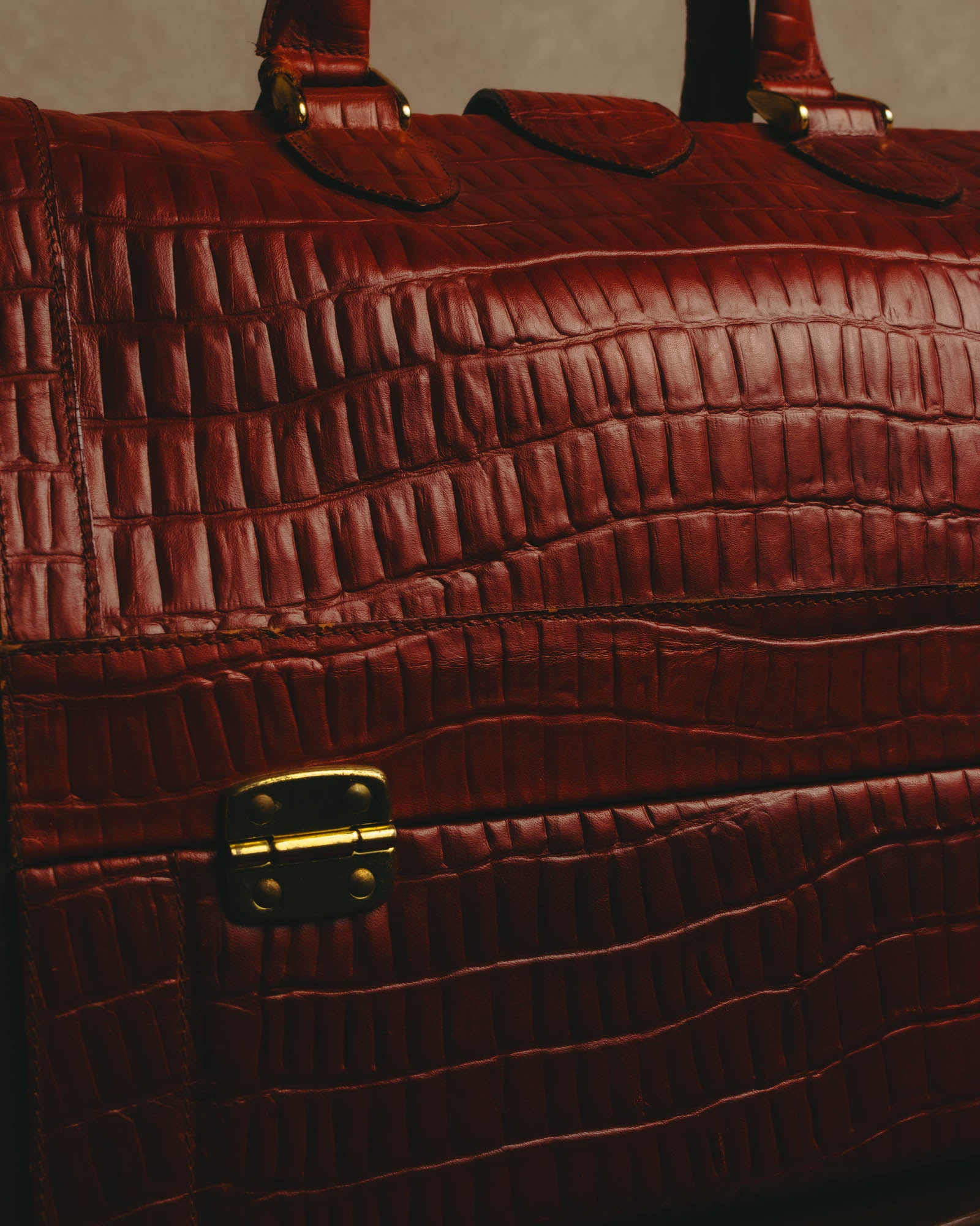 -SPECIAL- “Giorgio Armani” 90’s-00’s Crocodile embossed leather frame bag