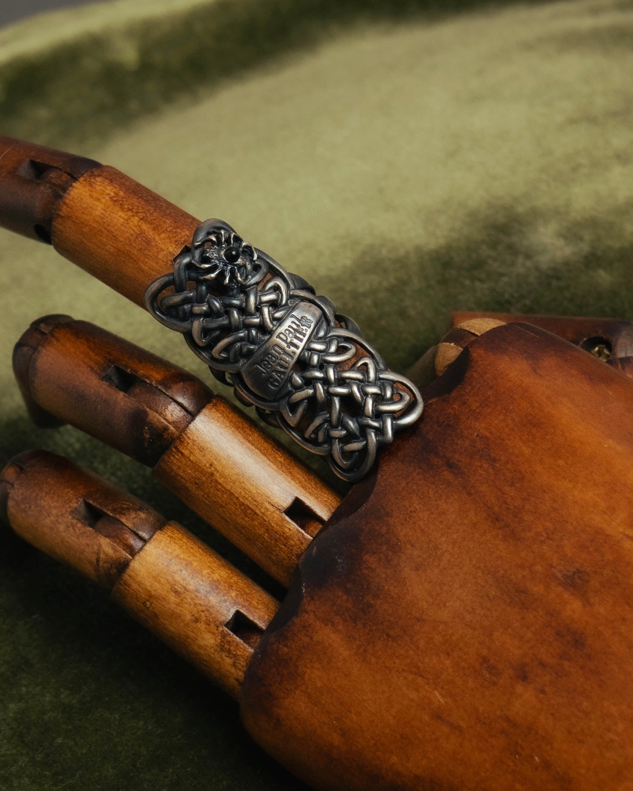 SPECIAL- “Jean Paul Gaultier“ 90's-00's oxidized silver knot ring