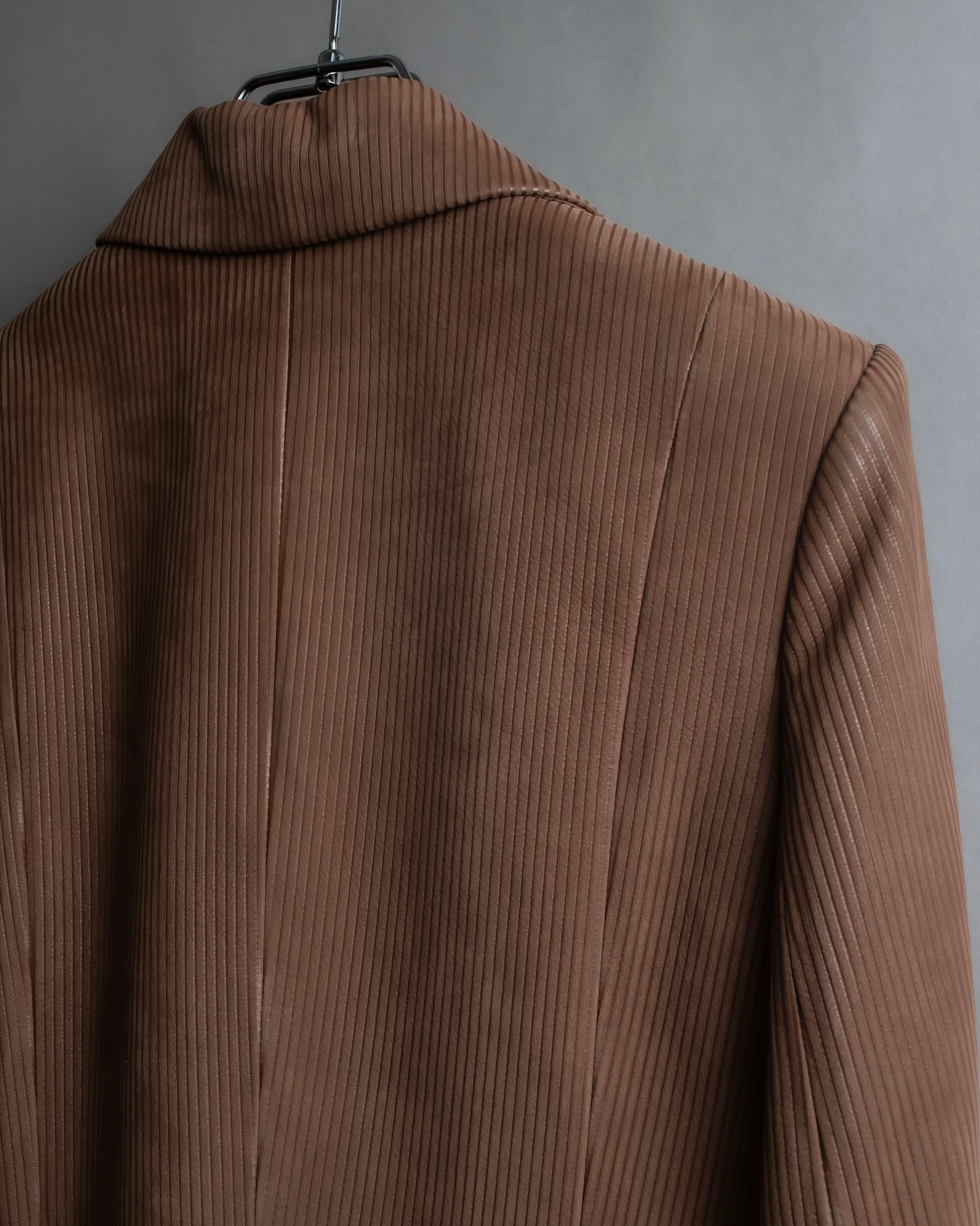 "LOEWE" Three-dimensional ribbed lamb leather set up