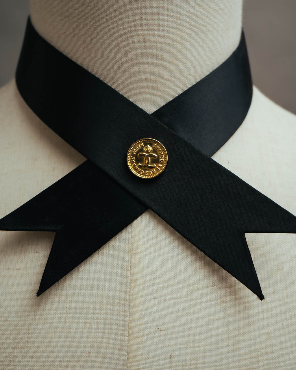 -SPECIAL- “CHANEL” Late 80’s-90’s gold button satin neck tie