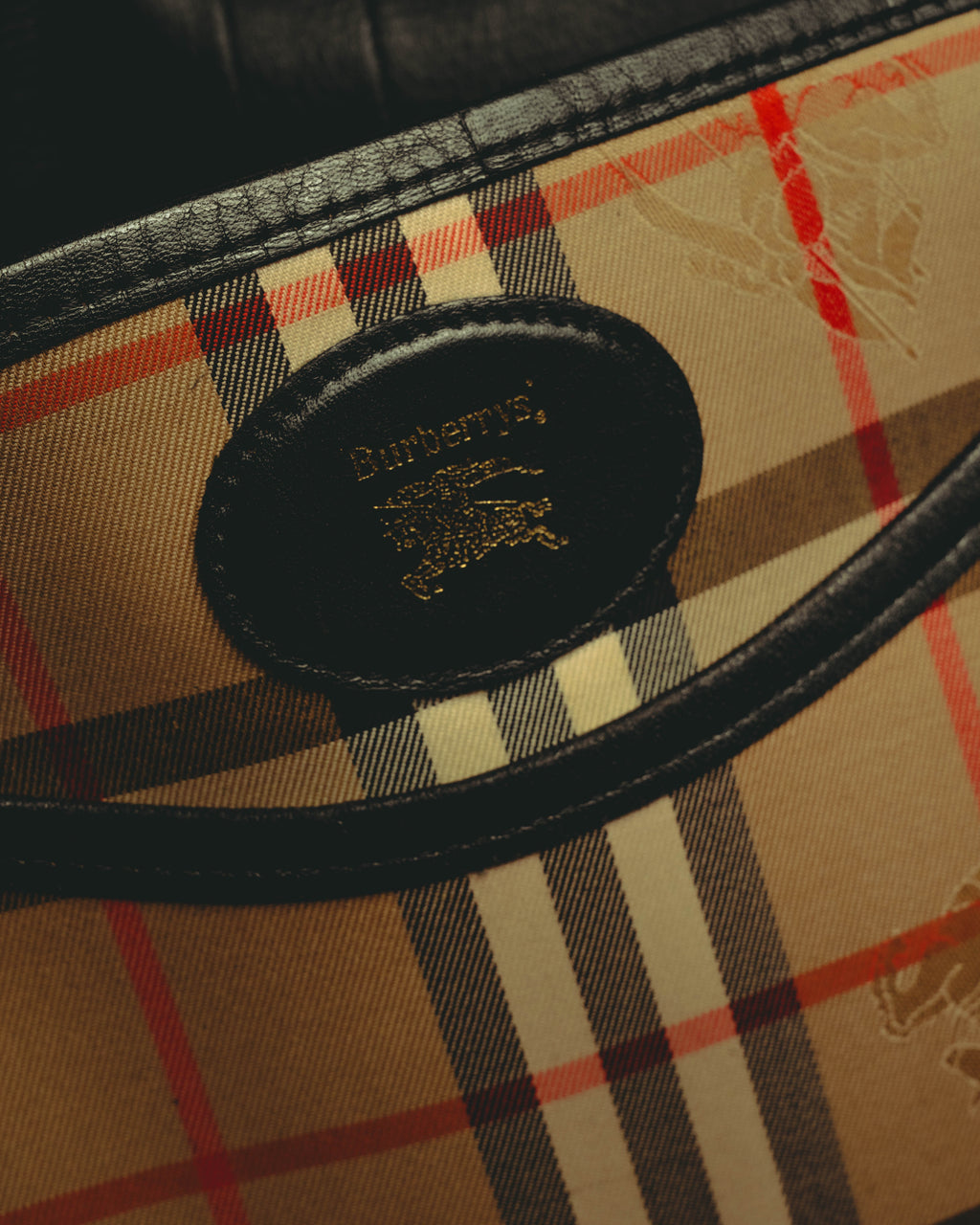 “Burberrys” 80’s-90’s Shadow horse check saddle shoulder bag