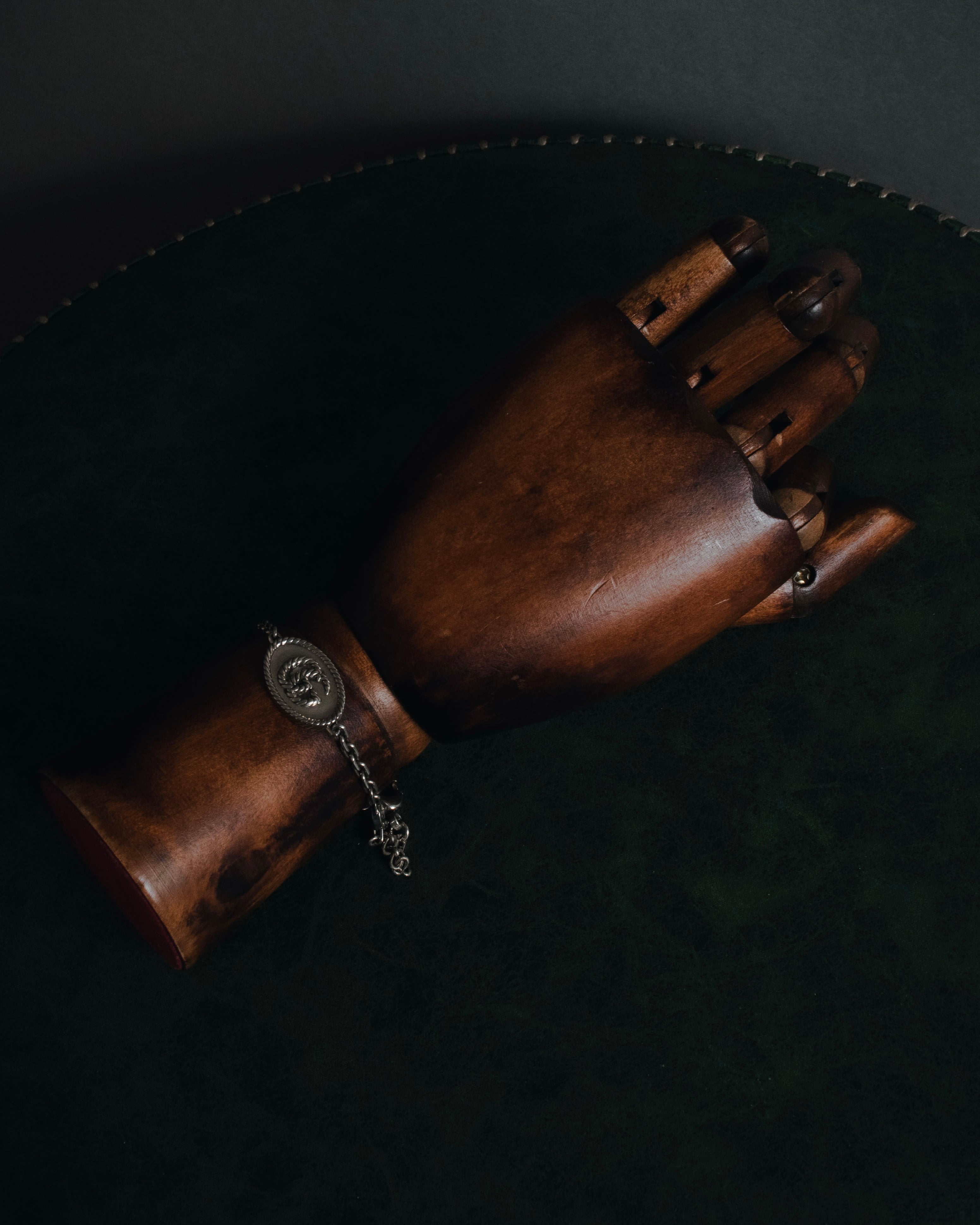 "GUCCI" GG medallion chain bracelet