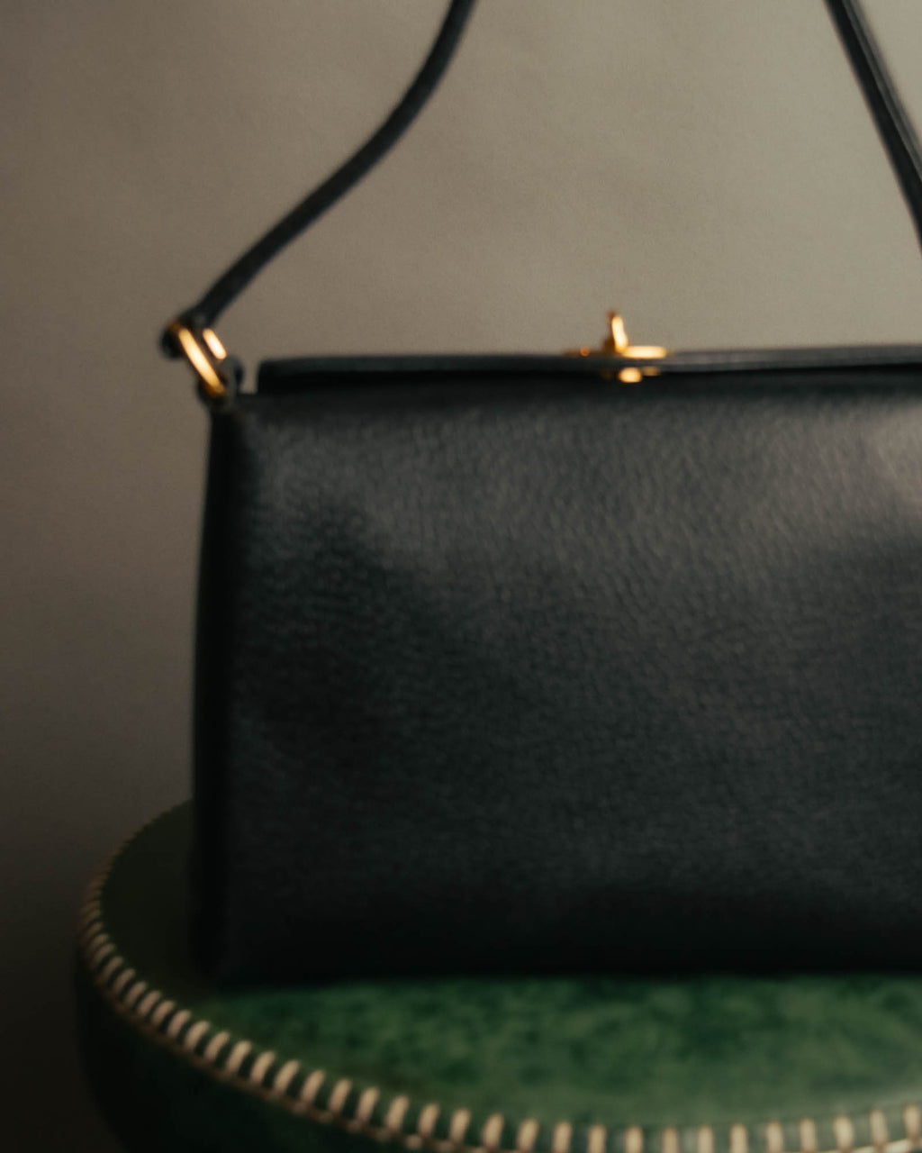 -SPECIAL- “GUCCI” 70’s-80’s Pigskin leather turn lock handbag