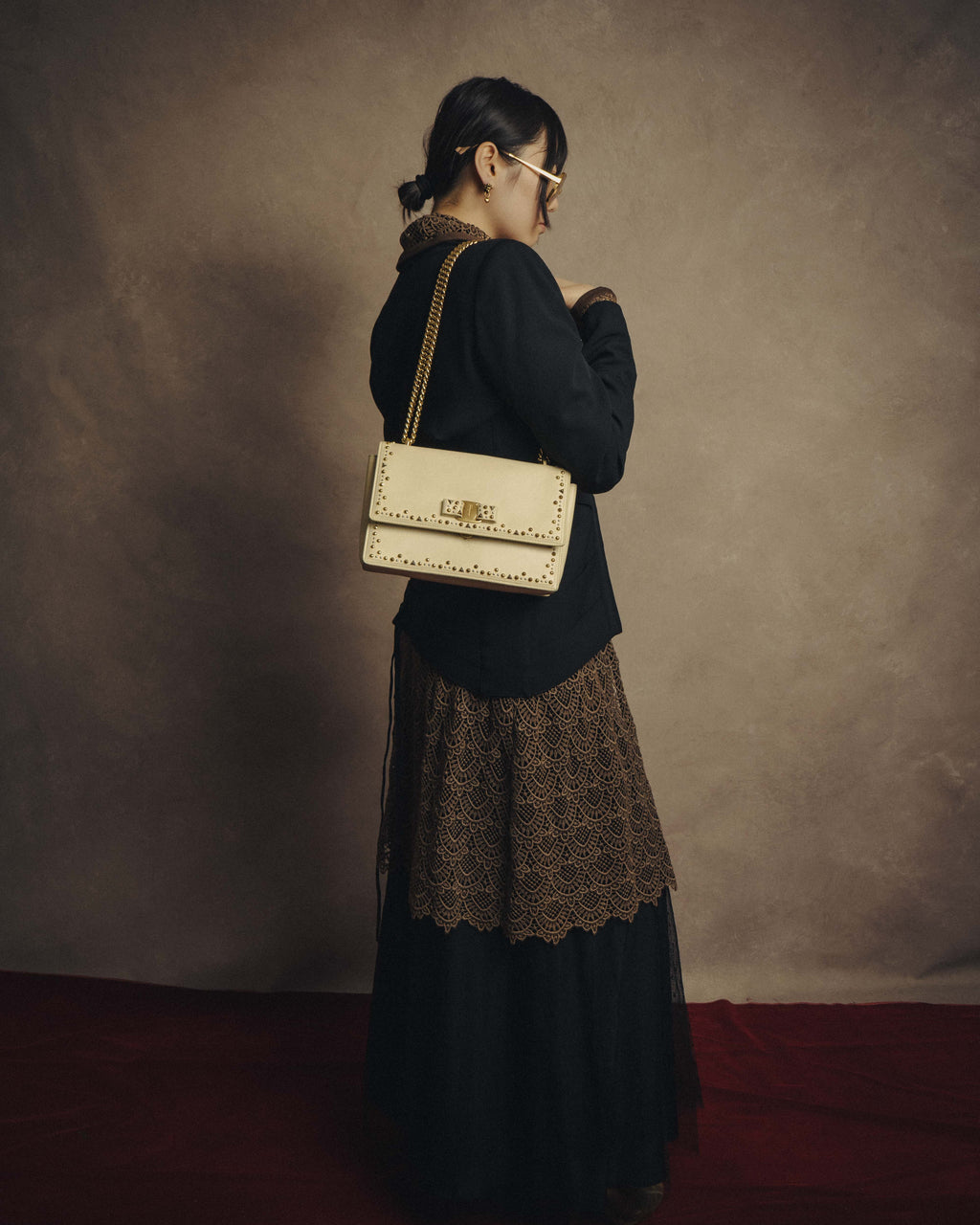 -SPECIAL- “Salvatore Ferragamo” 2015-2017 Vara studded chain shoulder bag