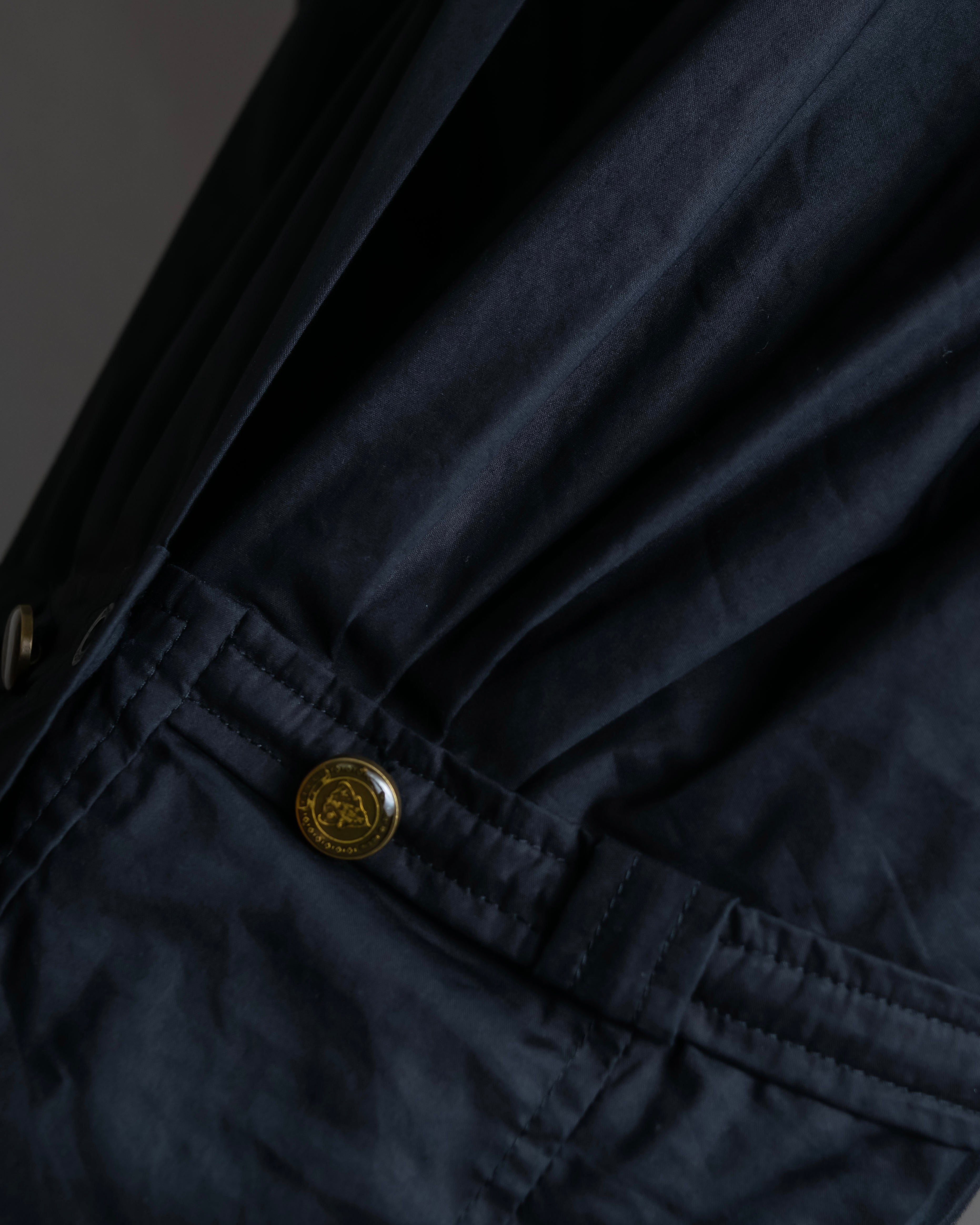 "GUCCI" No collar design gold button accents blouse