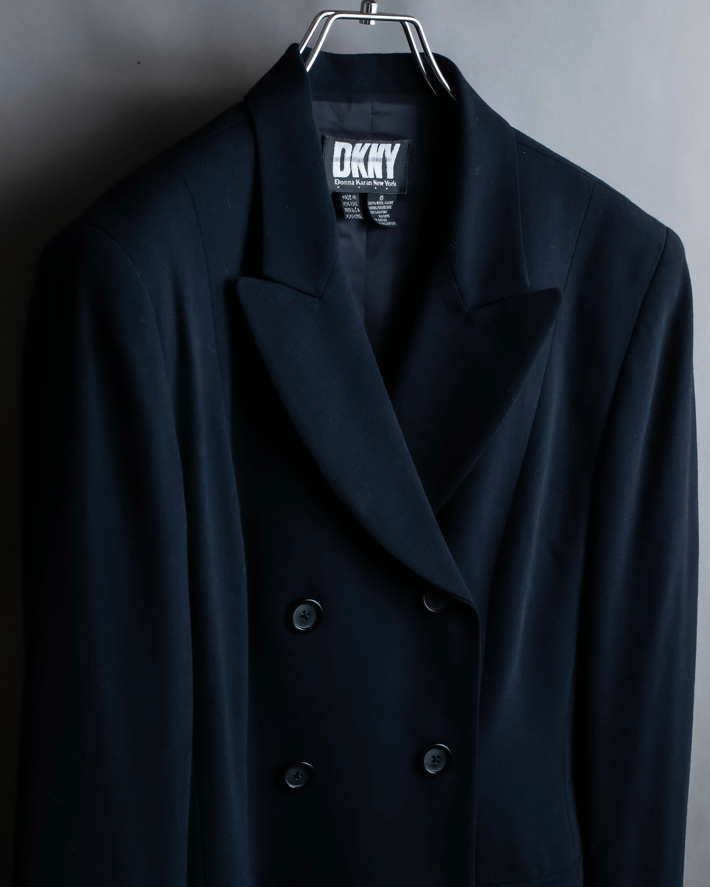 "DKNY" Peak lapel buttoned tailored jacket＆pleated wrap skirt set up