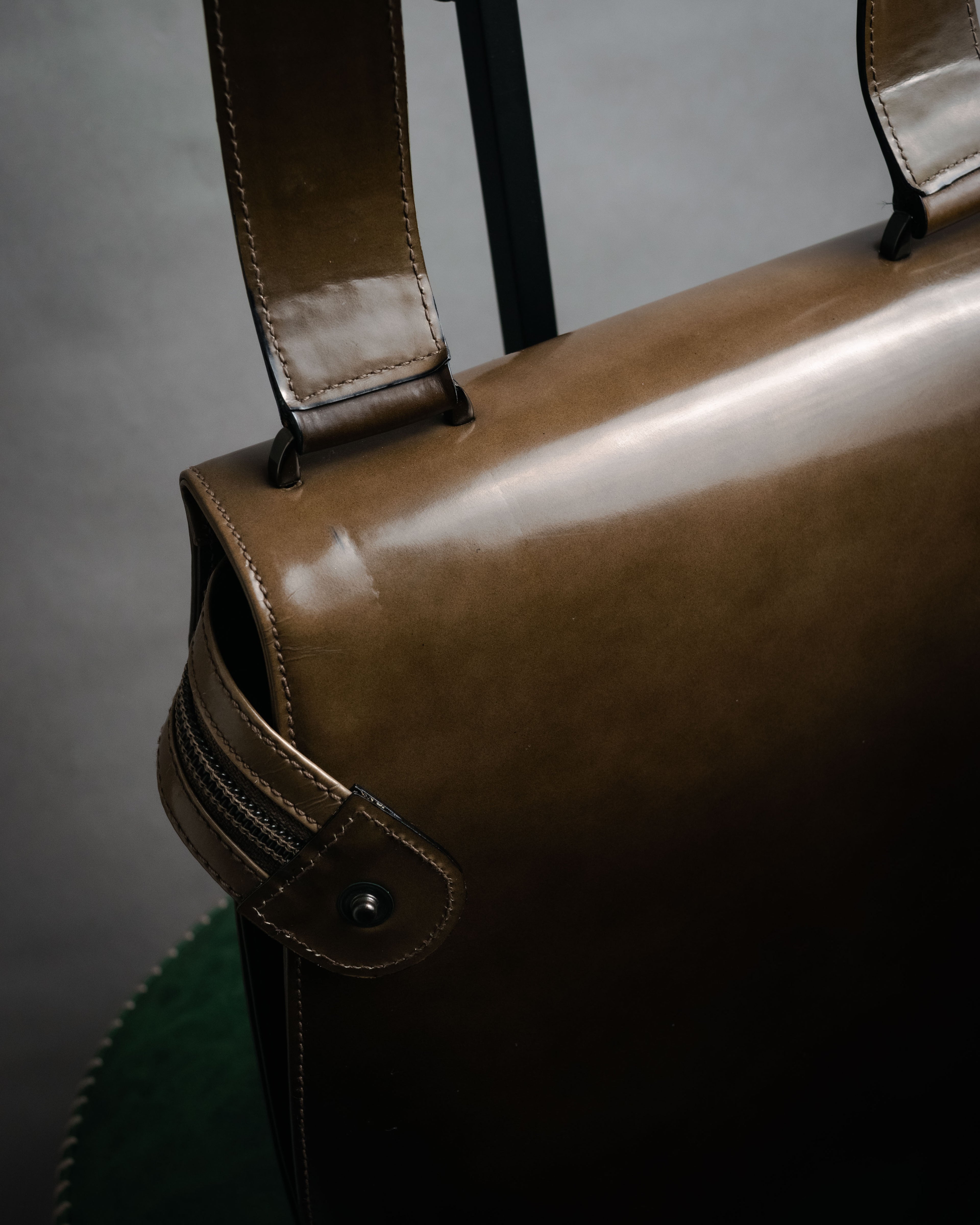 “Salvatore Ferragamo” 90’s-00’s glossy gancini shoulder bag