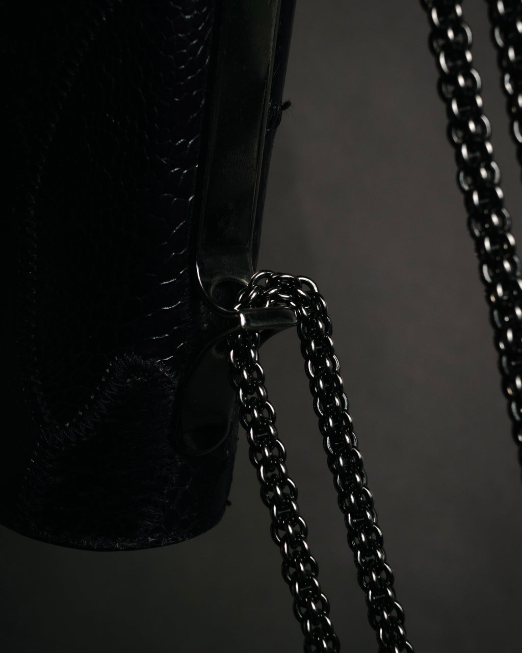 –SPECIAL– "VALENTINO GARAVANI" 2010’s Noir rockstud exotic patchwork chain bag