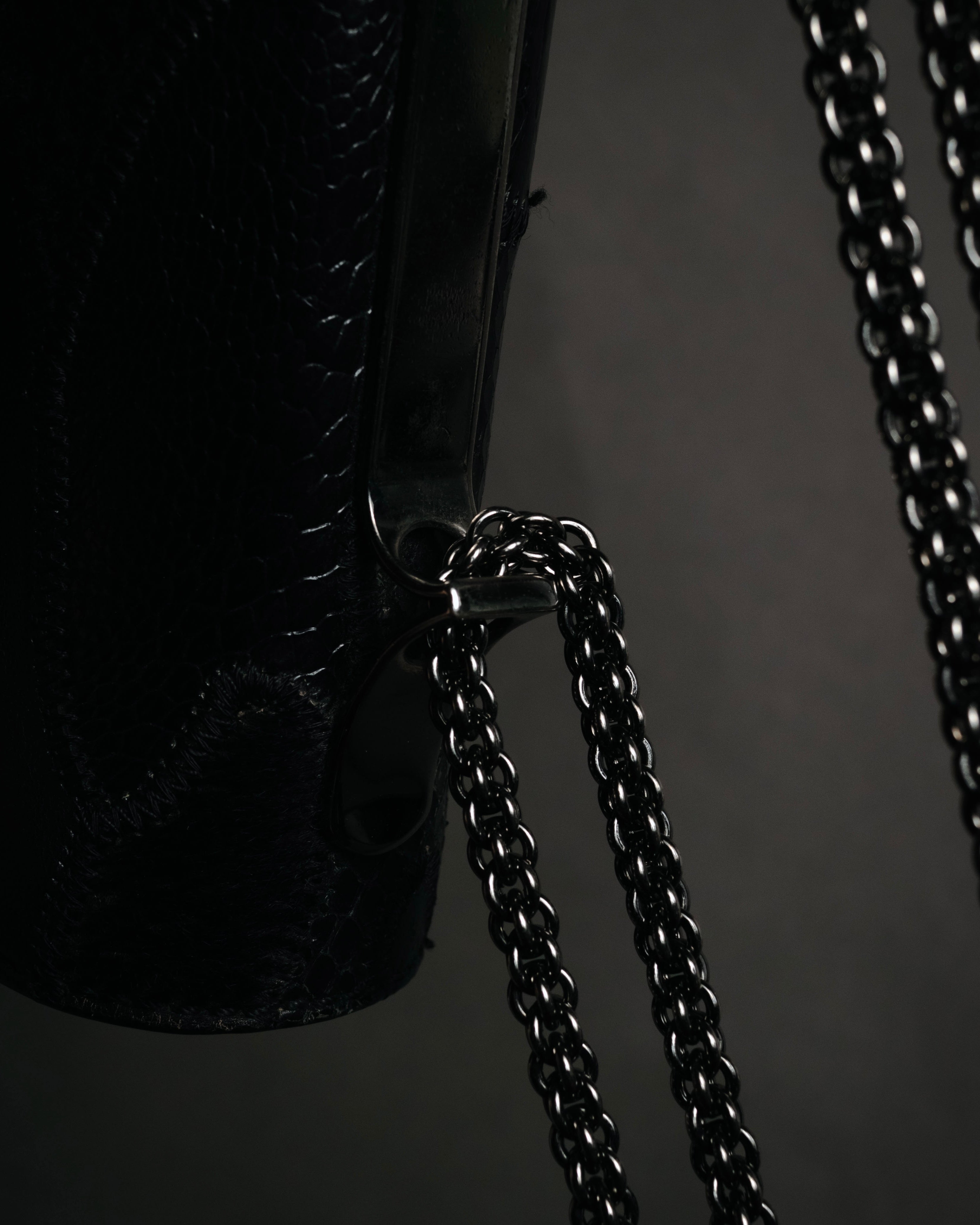 –SPECIAL– "VALENTINO GARAVANI" 2010’s Noir rockstud exotic patchwork chain bag