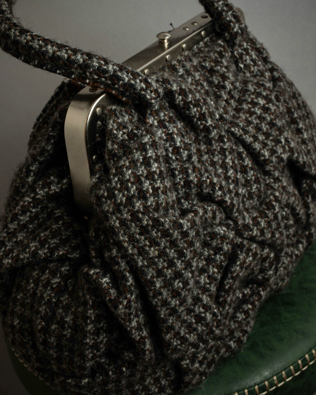 "JUNYA WATANABE COMME des GARCONS" Mixed tweed gathered detail clasp bag