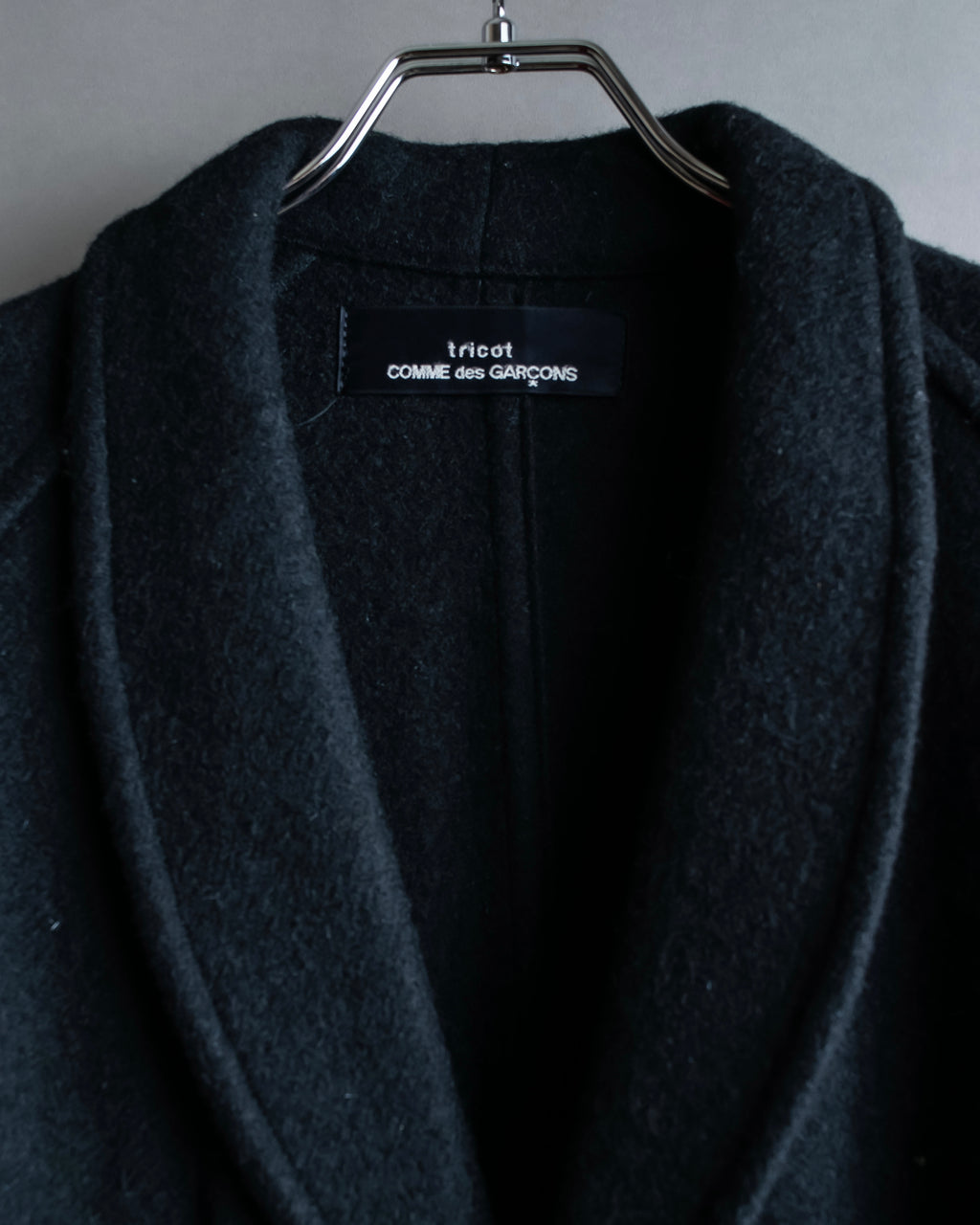 "tricot COMME des GARCONS" 
Shawl collar piping design long coat