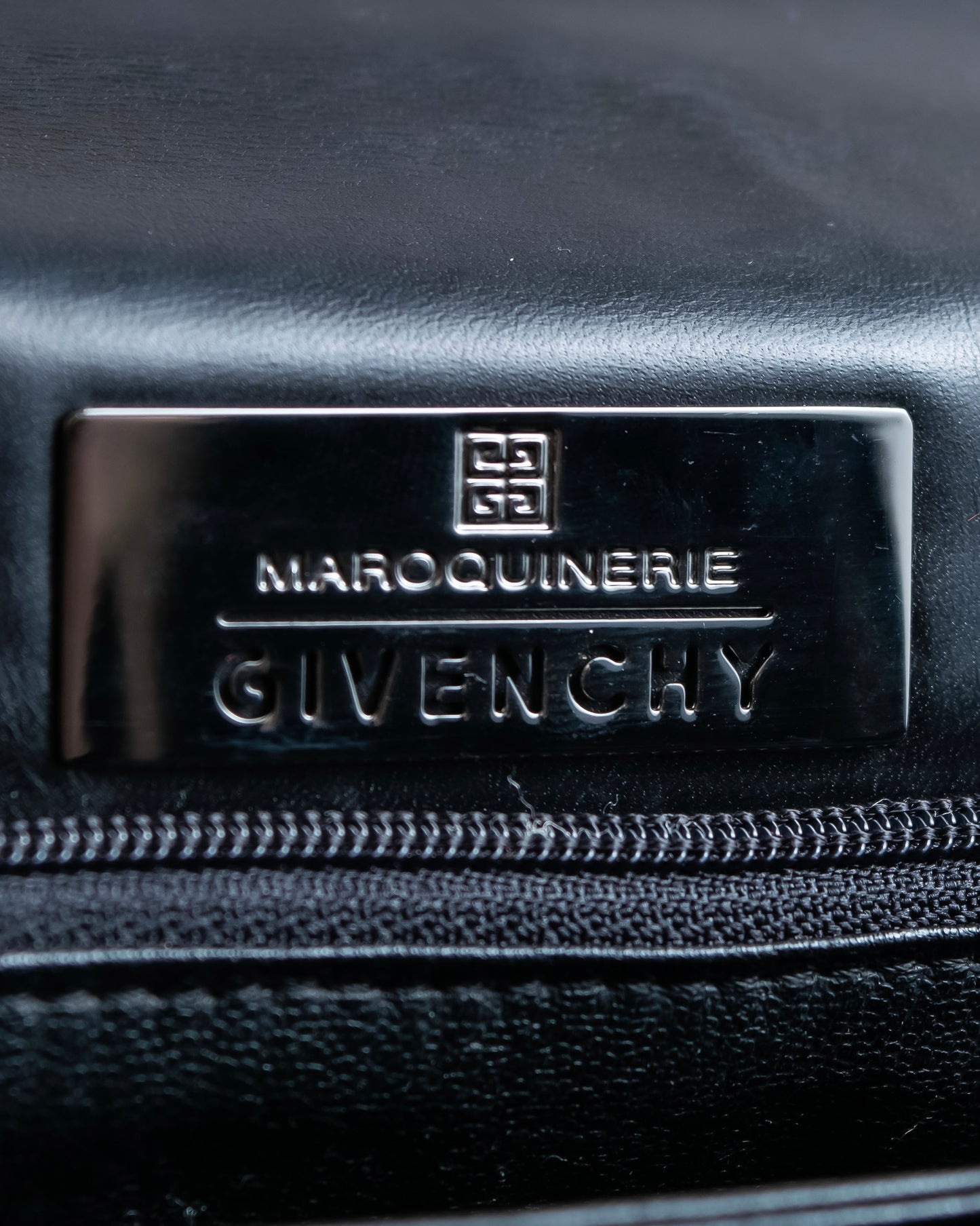 "GIVENCHY" Trapezoid design one handle design leather bag