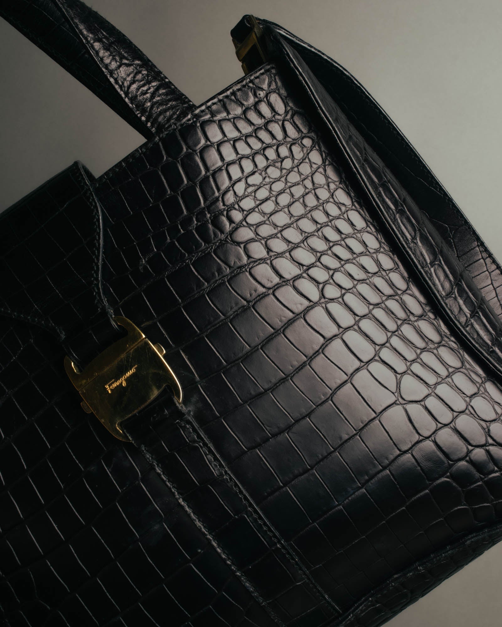 "Salvatore Ferragamo" 90's-00's Croc embossed leather shoulder bag