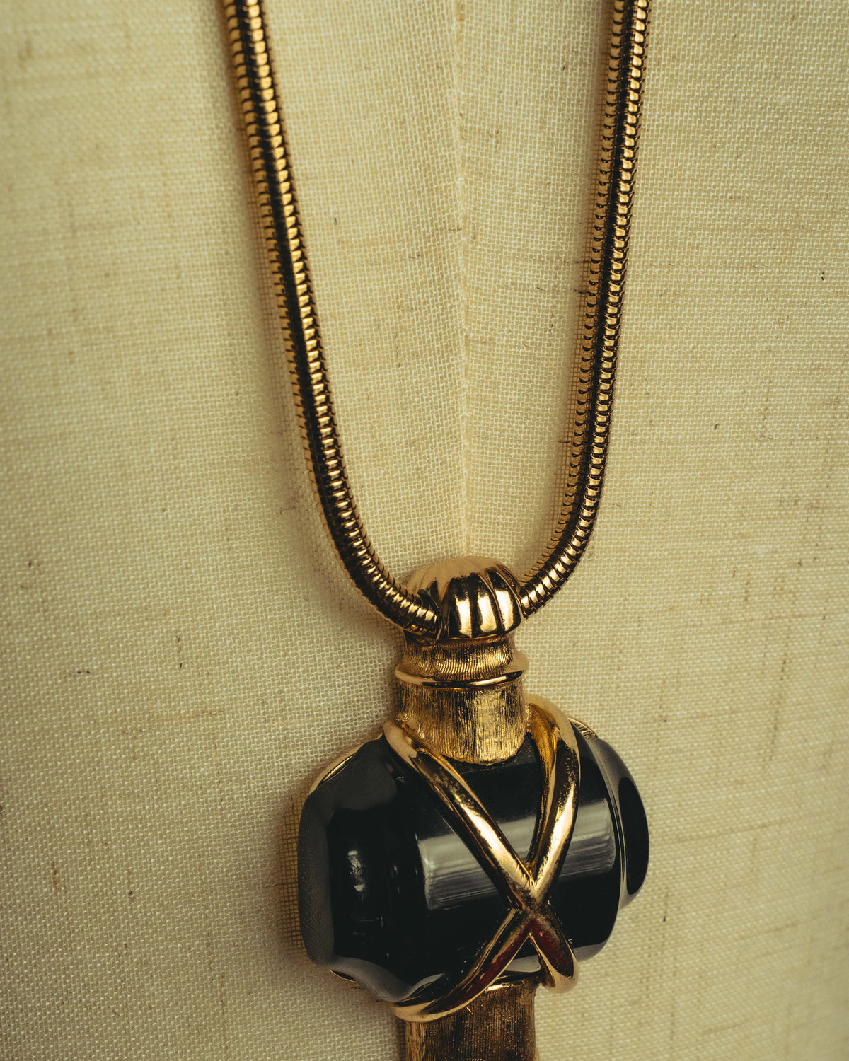 "Christian Dior" 1974 Sculptural black pendant necklace