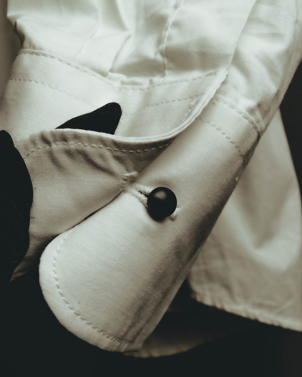 "Vintage" 90's-00's Pleated front tuxedo shirt
