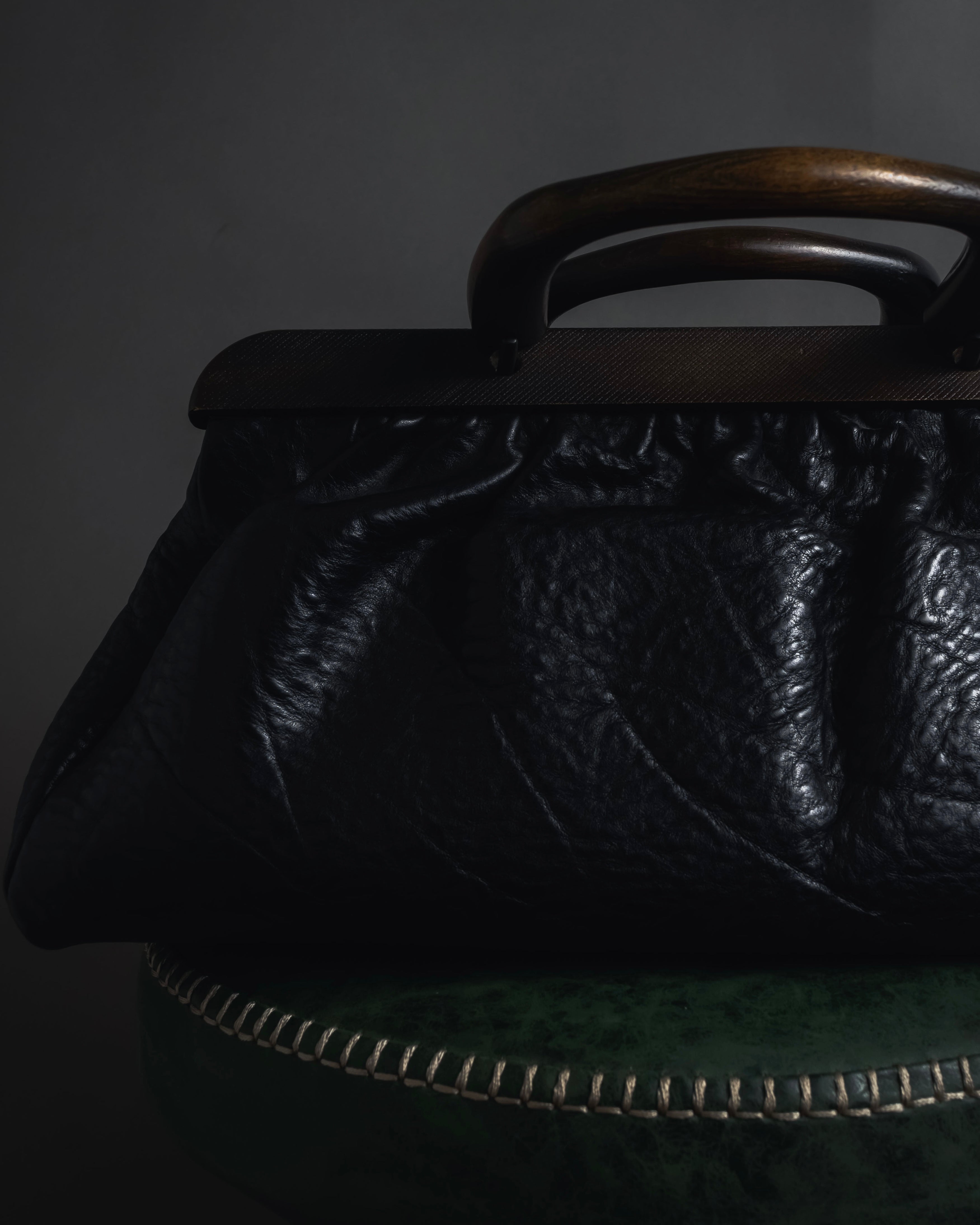 -SPECIAL- "GUCCI"
90’s-00’s Wood handle frame bag