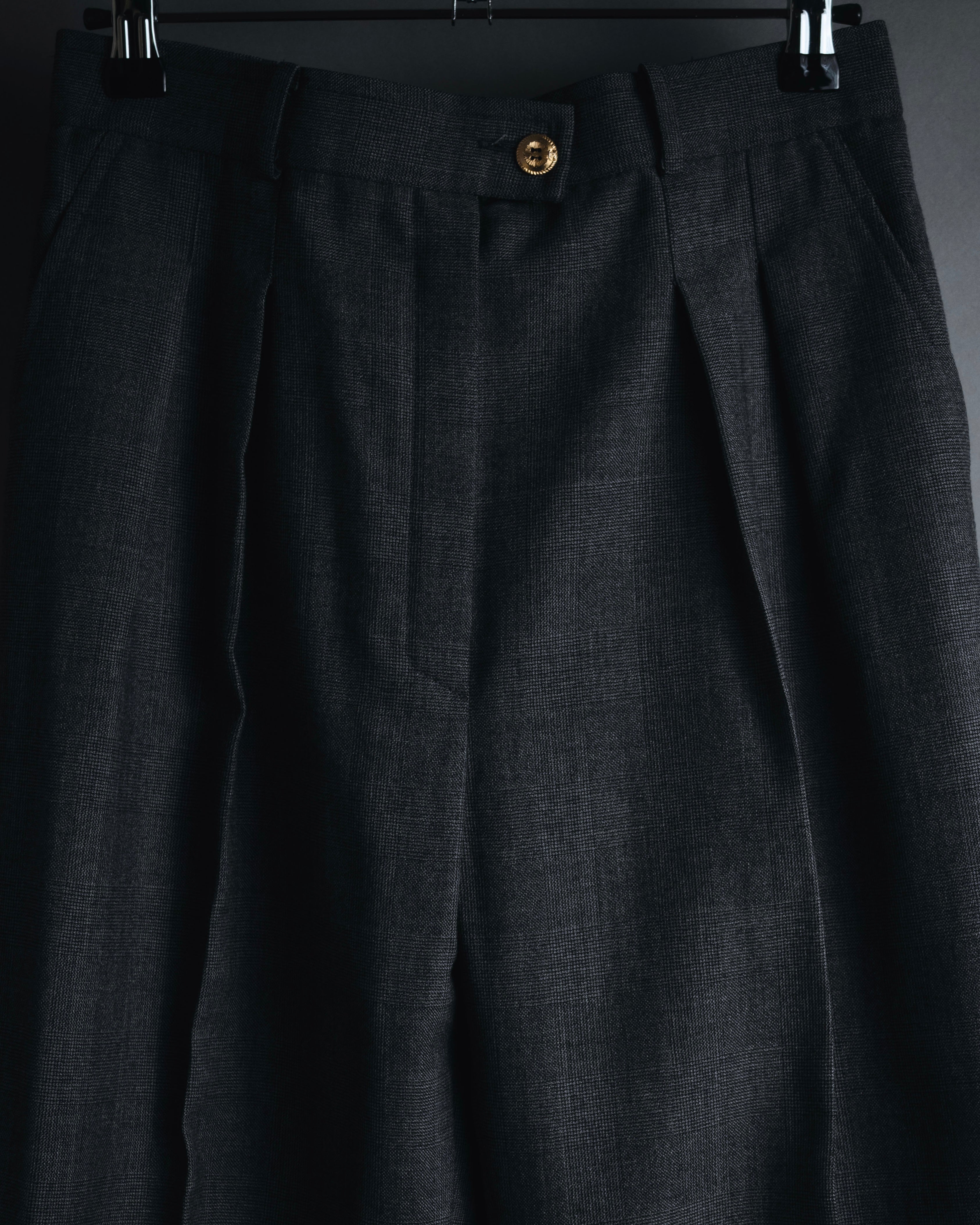 "CHANEL" high-waisted pleated trousers with signature gold button