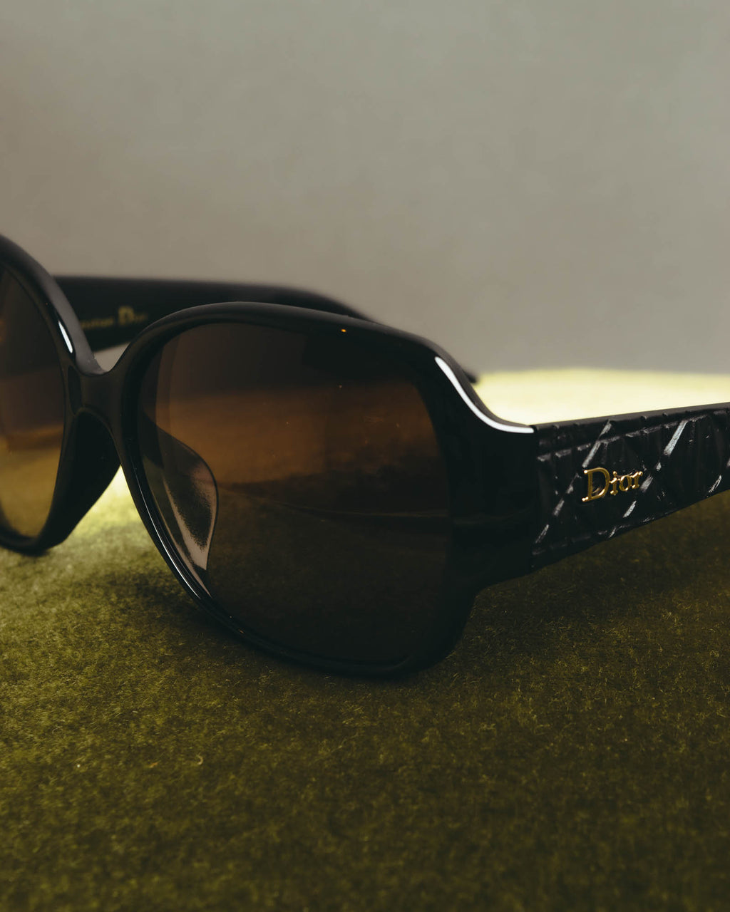 "Christian Dior" 10's Oversized quilted temple sunglasses