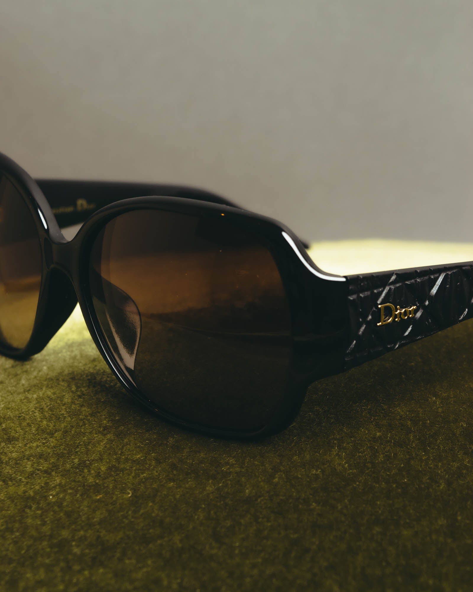 "Christian Dior" 10's Oversized quilted temple sunglasses